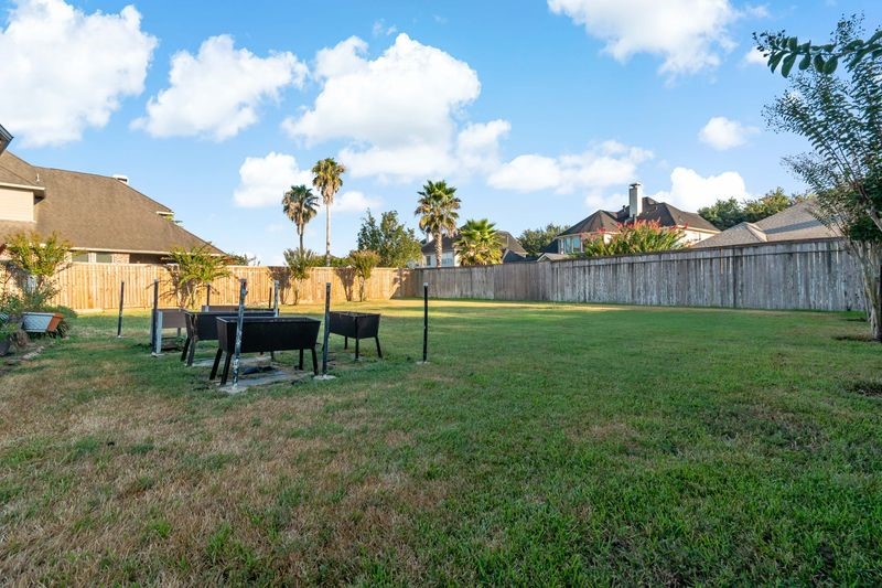 22 Waters Lake Boulevard Property Photo 47