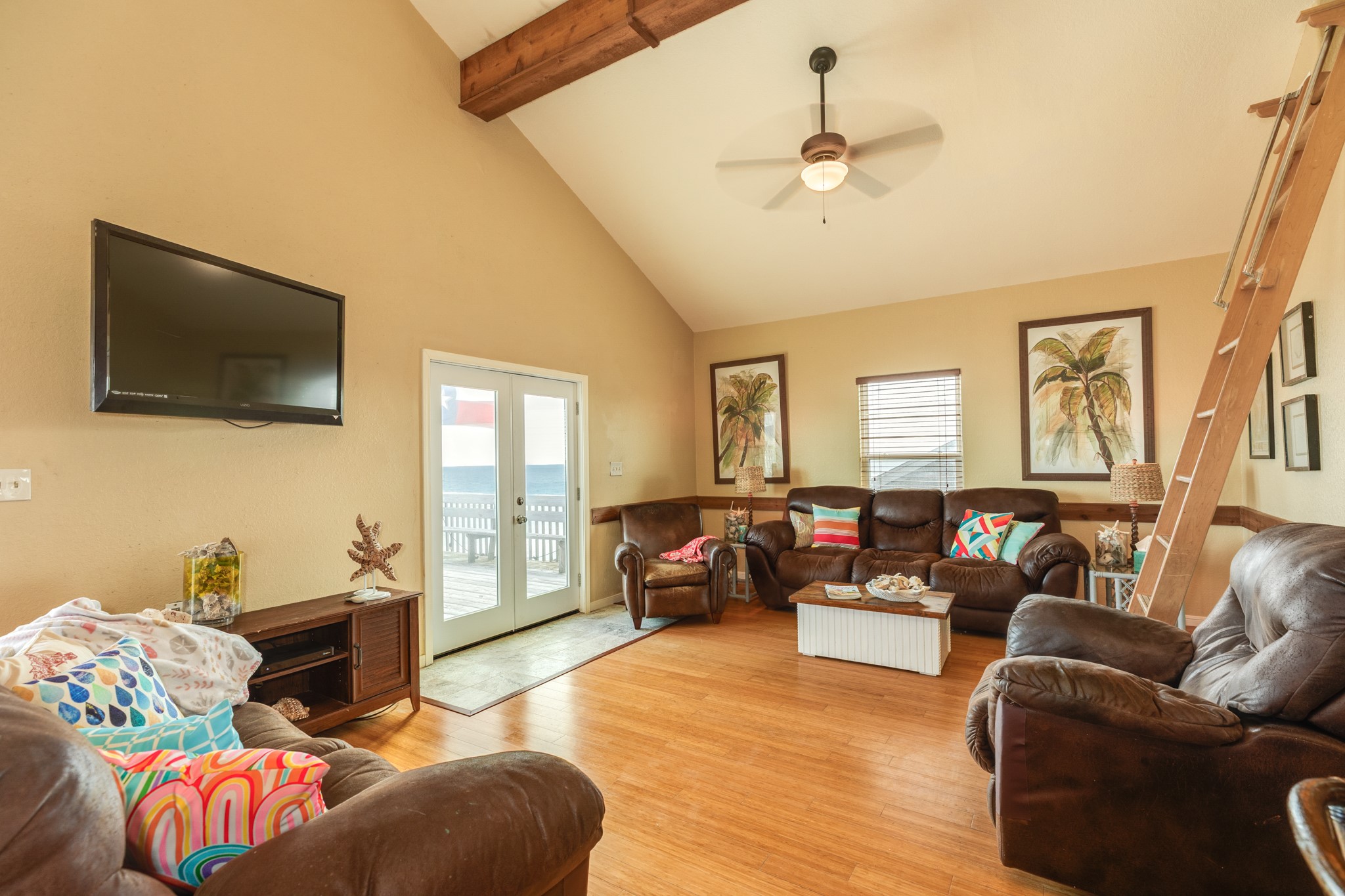 306 Beach Drive Property Photo 4
