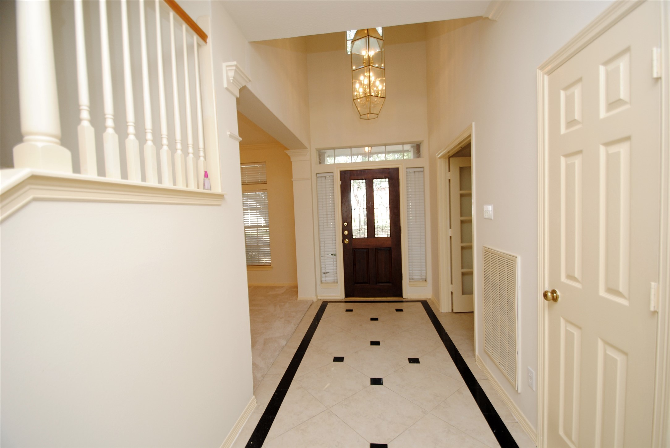 1803 Willow Lakes Drive Property Photo 5