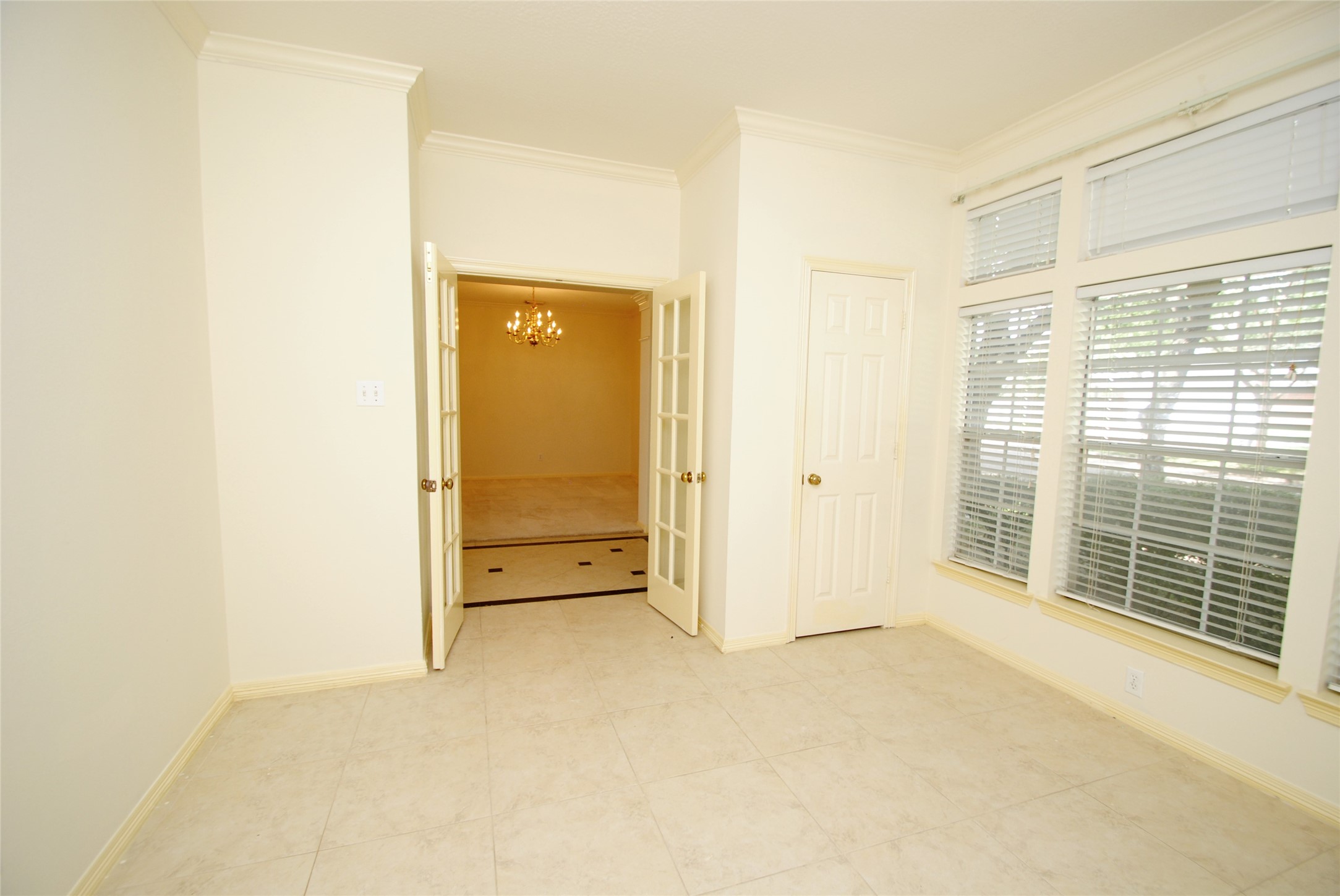 1803 Willow Lakes Drive Property Photo 8
