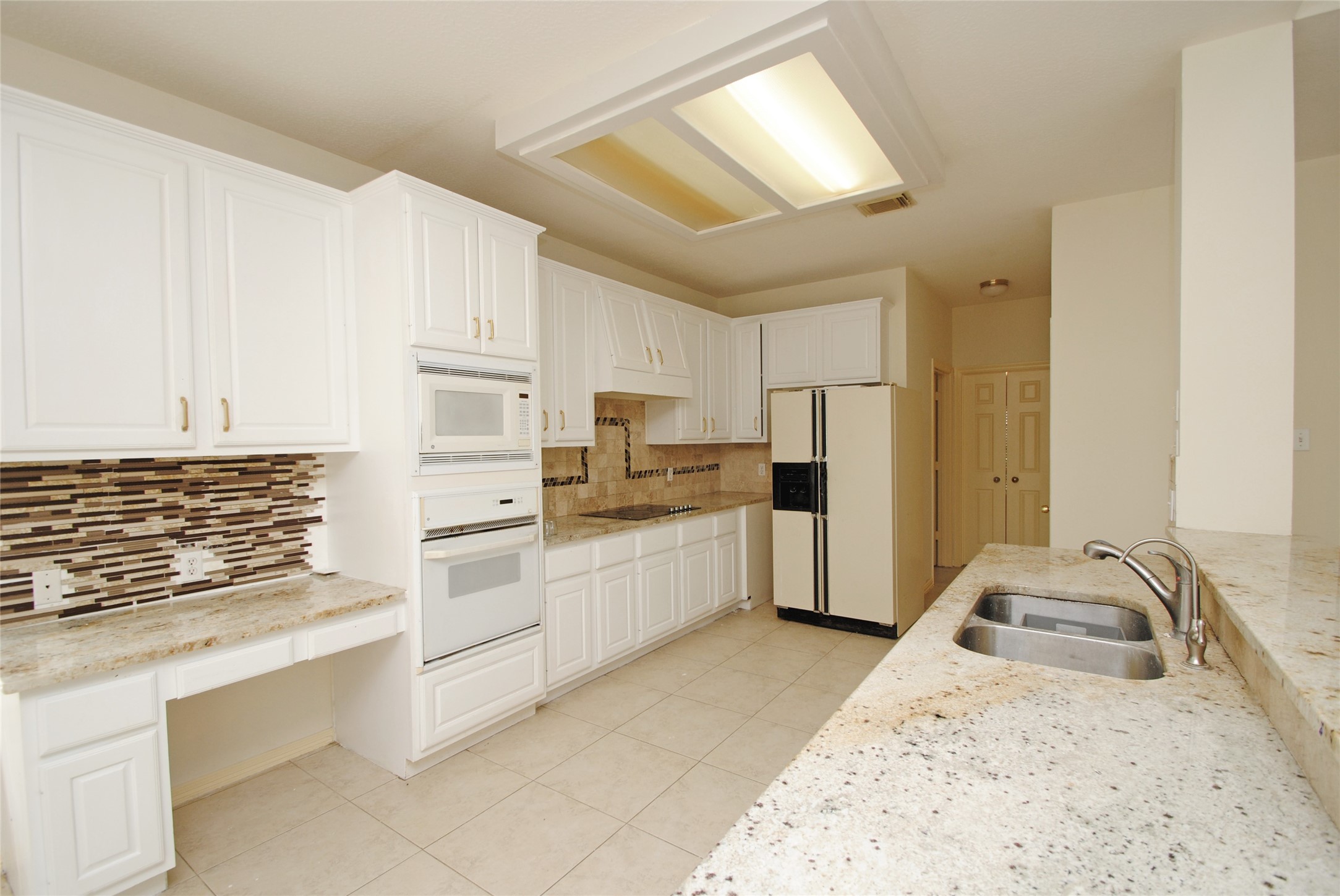 1803 Willow Lakes Drive Property Photo 11