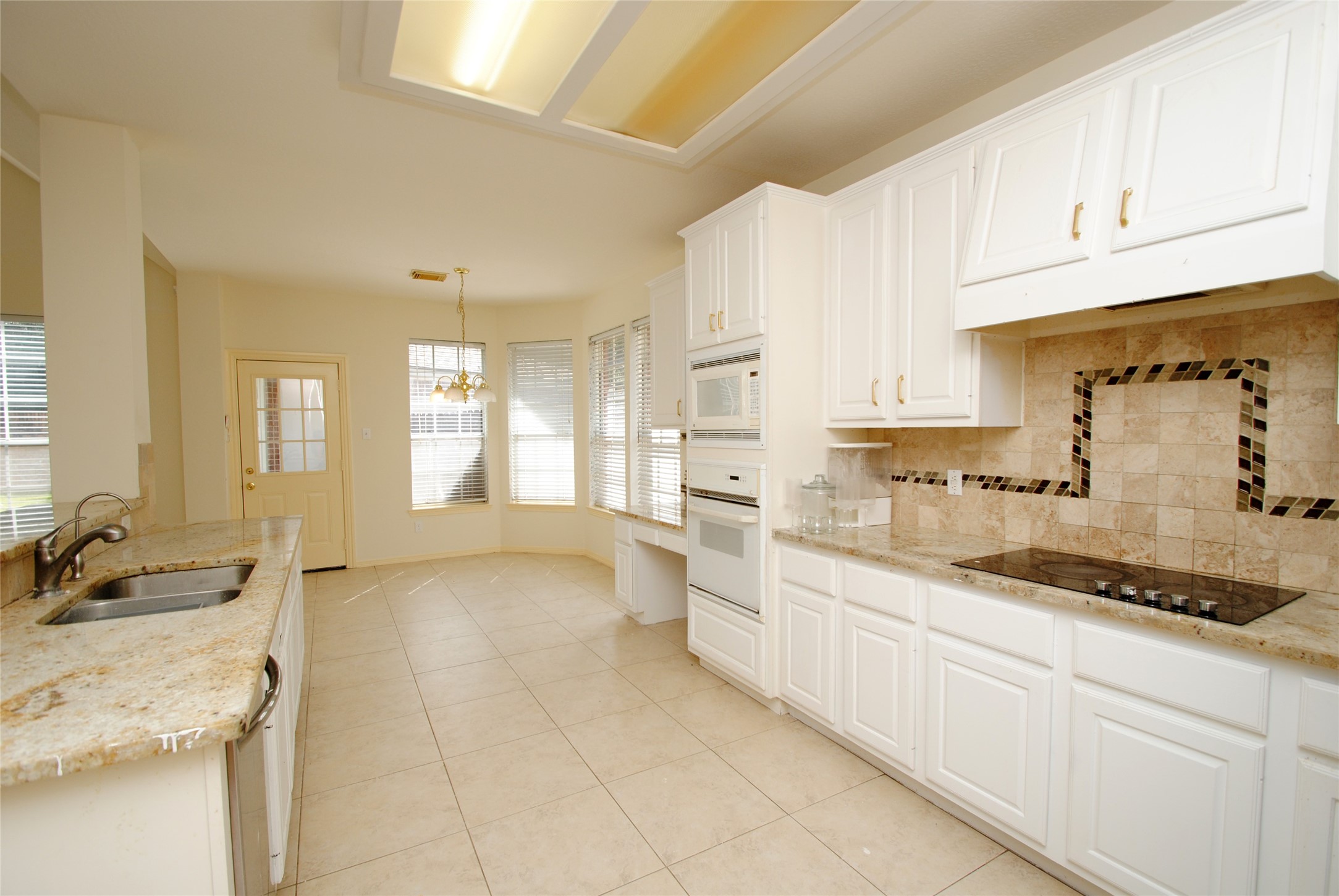 1803 Willow Lakes Drive Property Photo 12