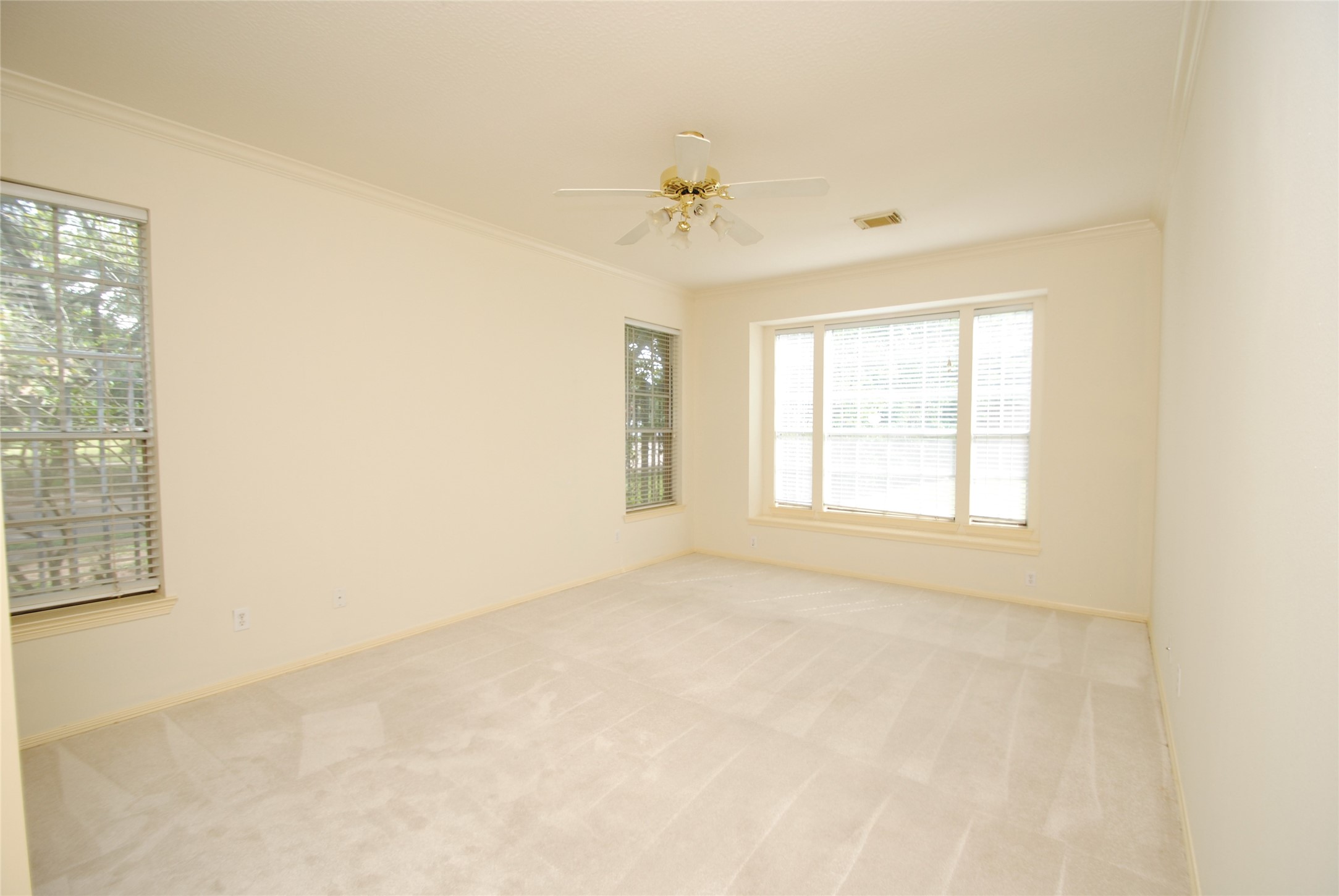1803 Willow Lakes Drive Property Photo 15