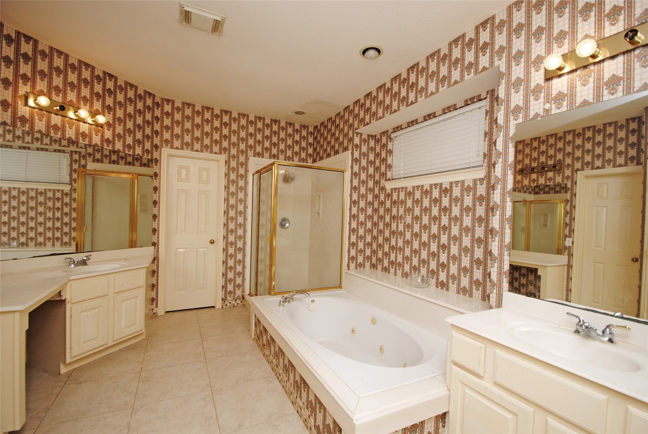 1803 Willow Lakes Drive Property Photo 18