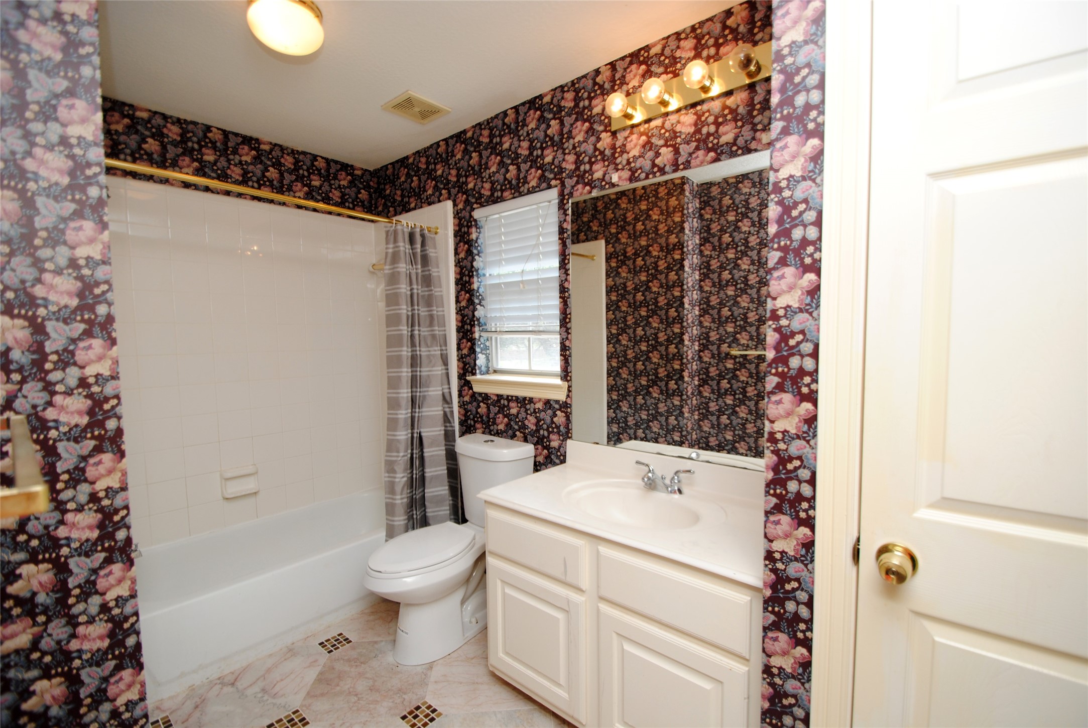 1803 Willow Lakes Drive Property Photo 29