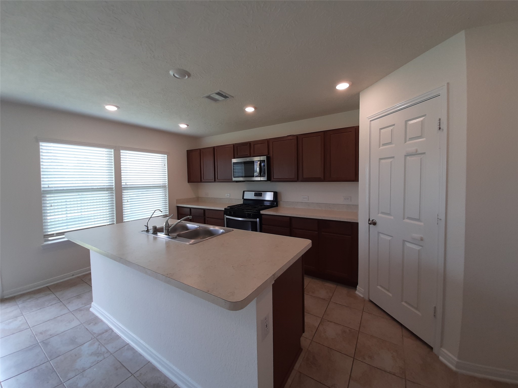 4834 Lucky Fawn Lane Property Photo 6