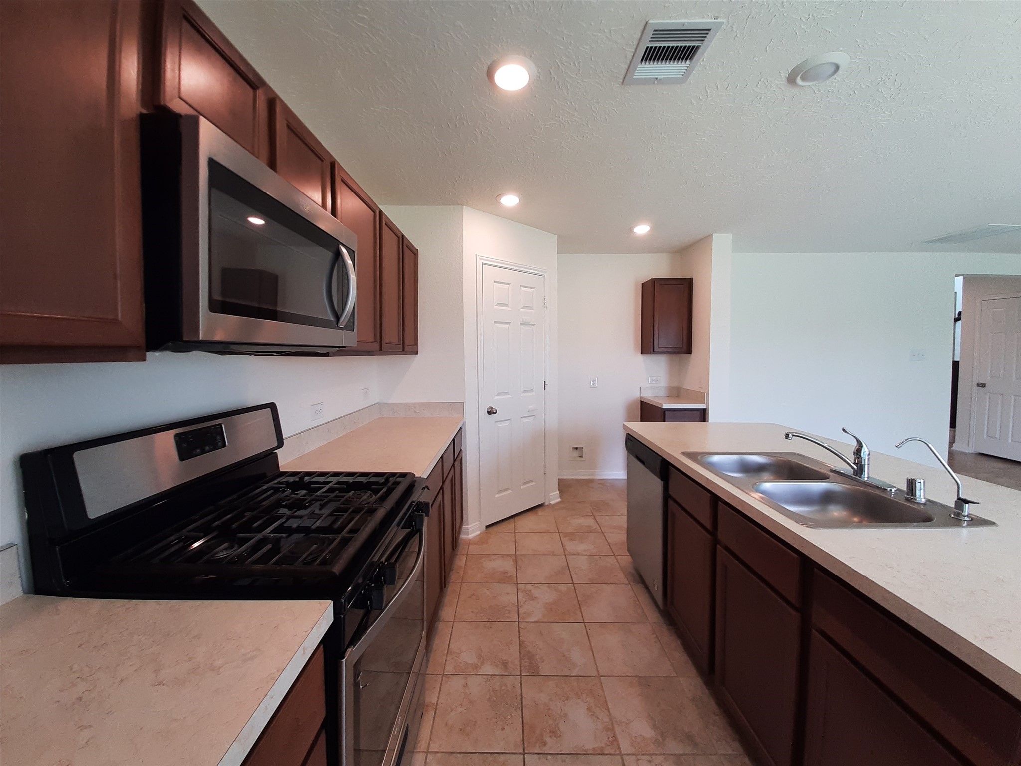 4834 Lucky Fawn Lane Property Photo 7