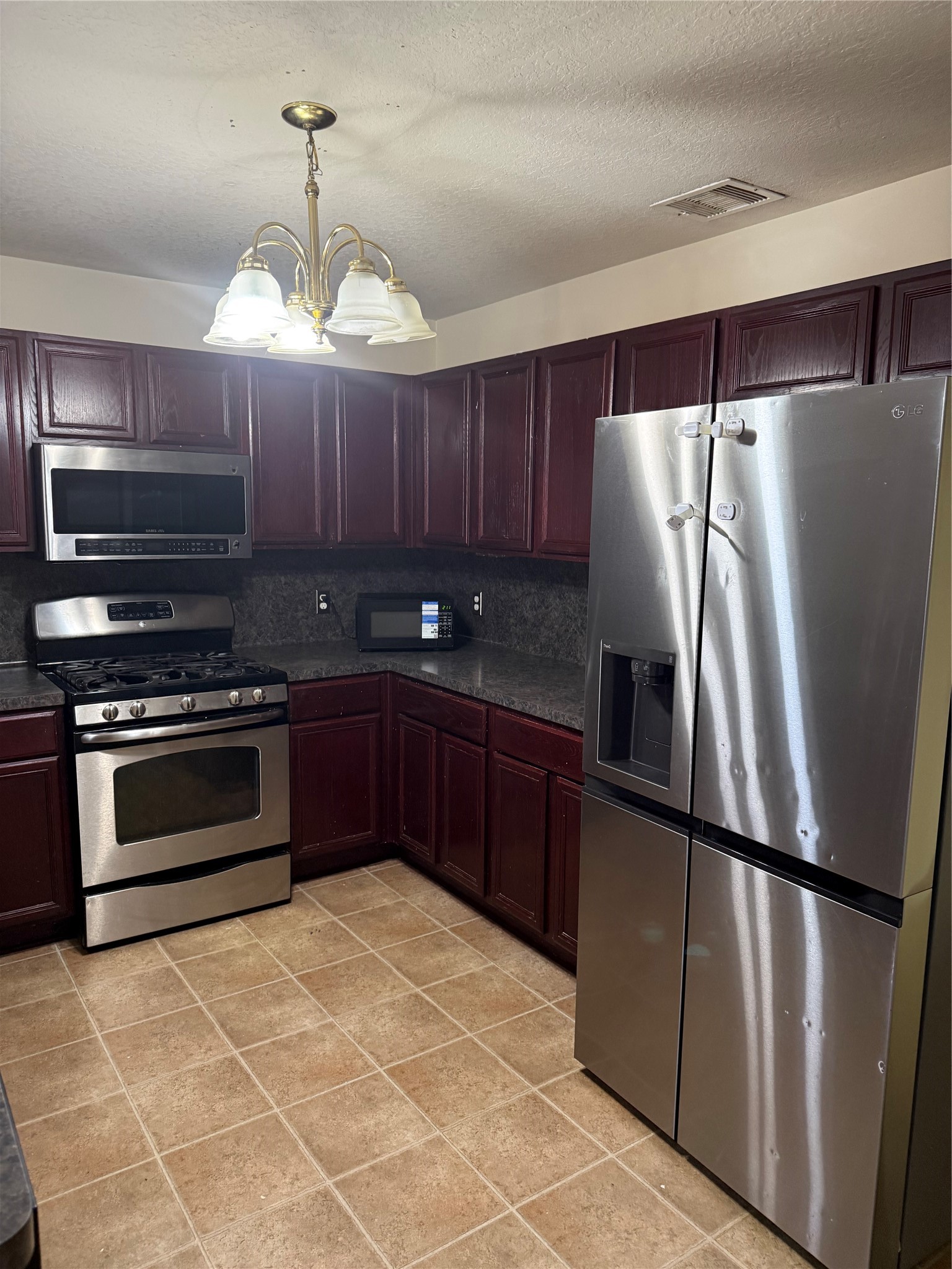 1330 Reedpoint Drive Property Photo 6