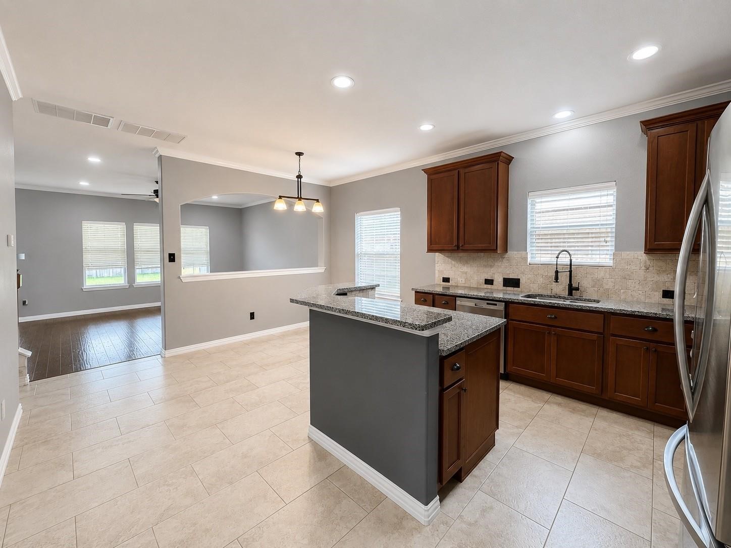 28547 Lockeridge Springs Drive Property Photo 4