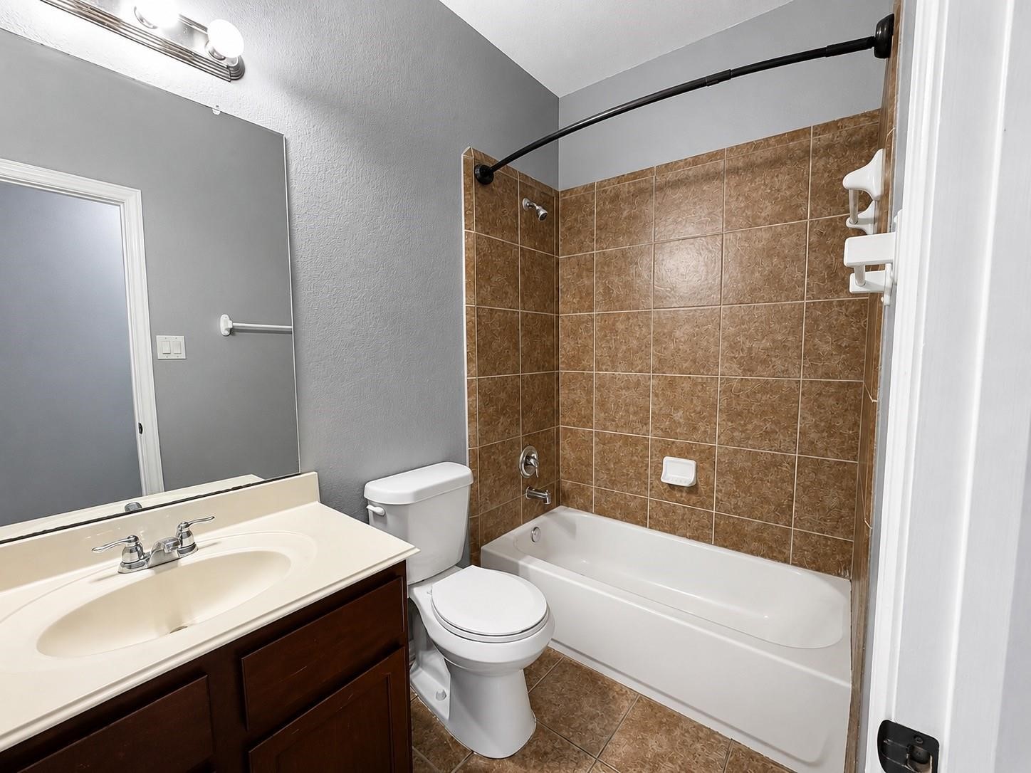 28547 Lockeridge Springs Drive Property Photo 15