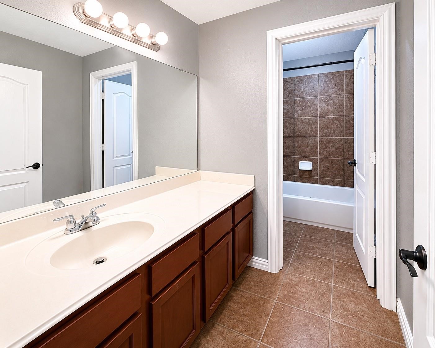 28547 Lockeridge Springs Drive Property Photo 17