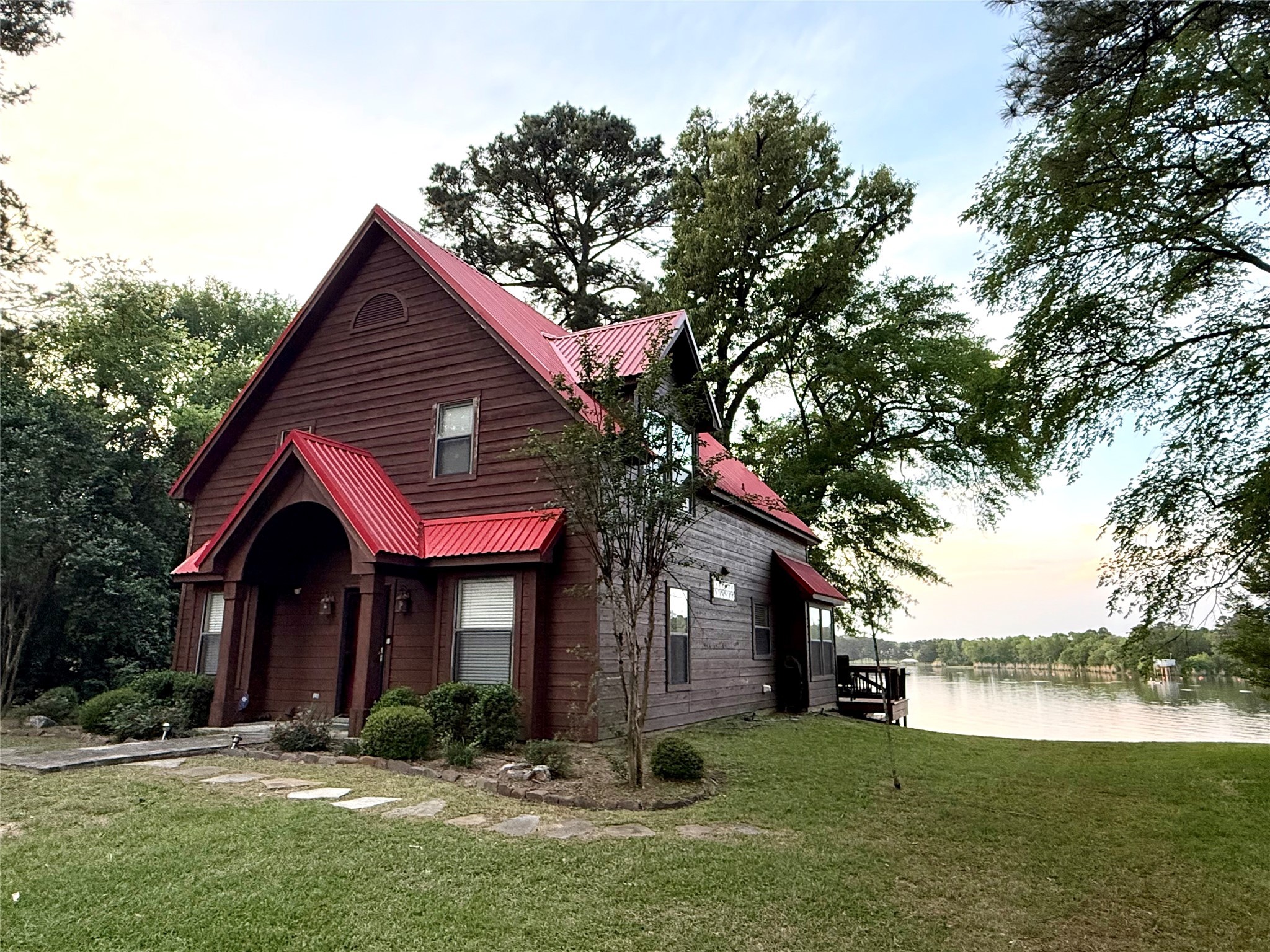 211 County Road 3119 Property Photo 1