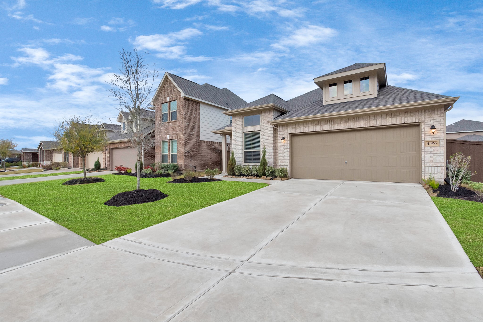 4406 Low Meadow Lane Property Photo 4