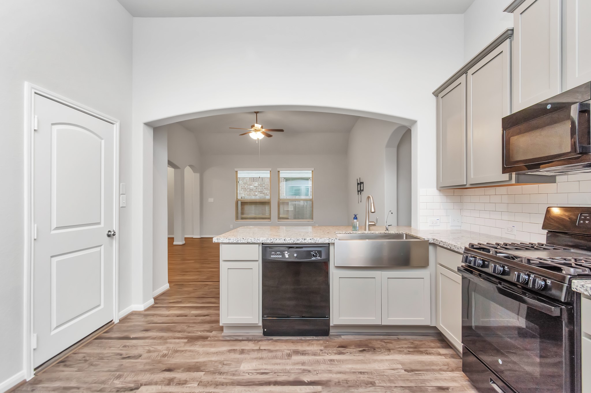 4406 Low Meadow Lane Property Photo 14