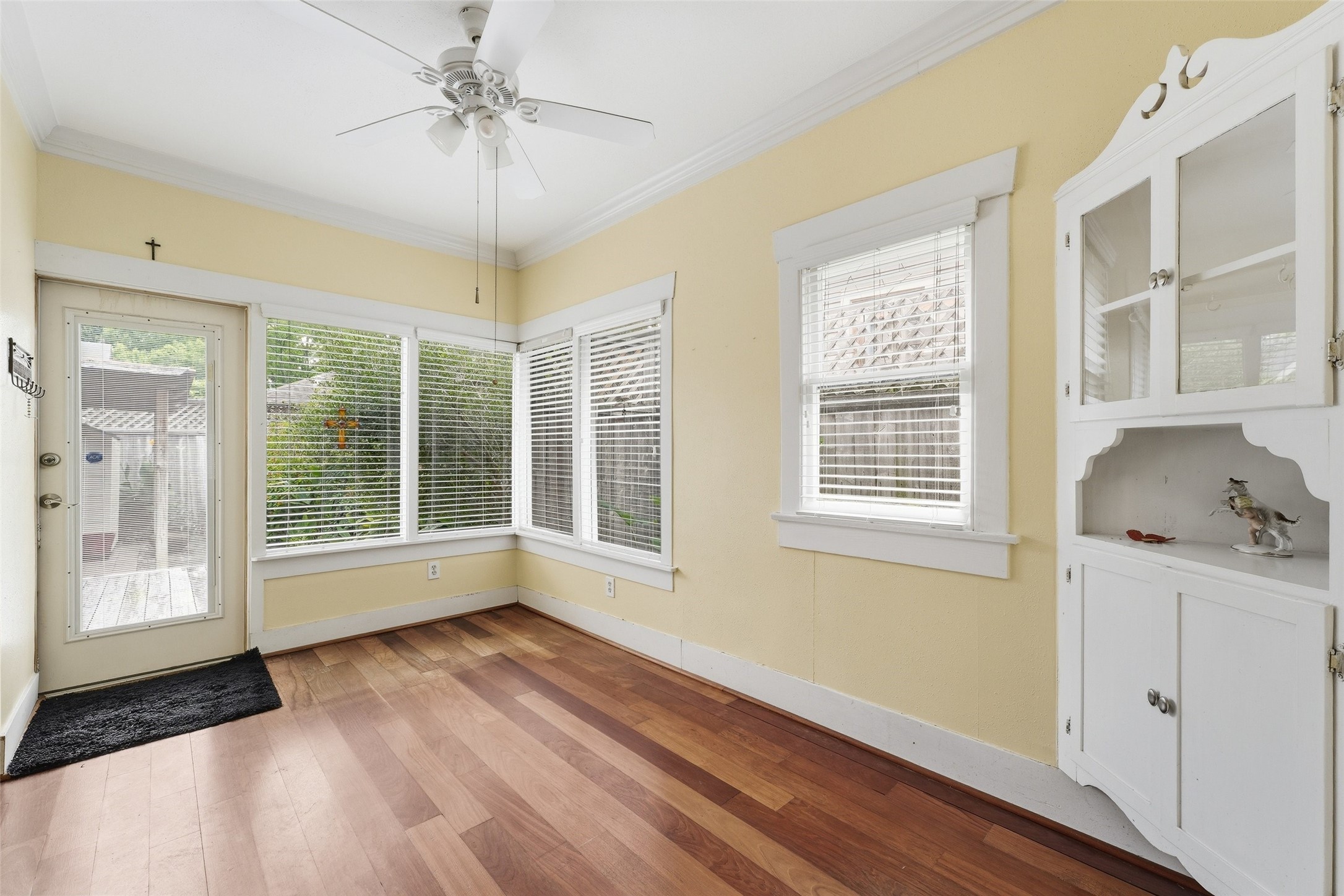 3211 Beauchamp Street Property Photo 9