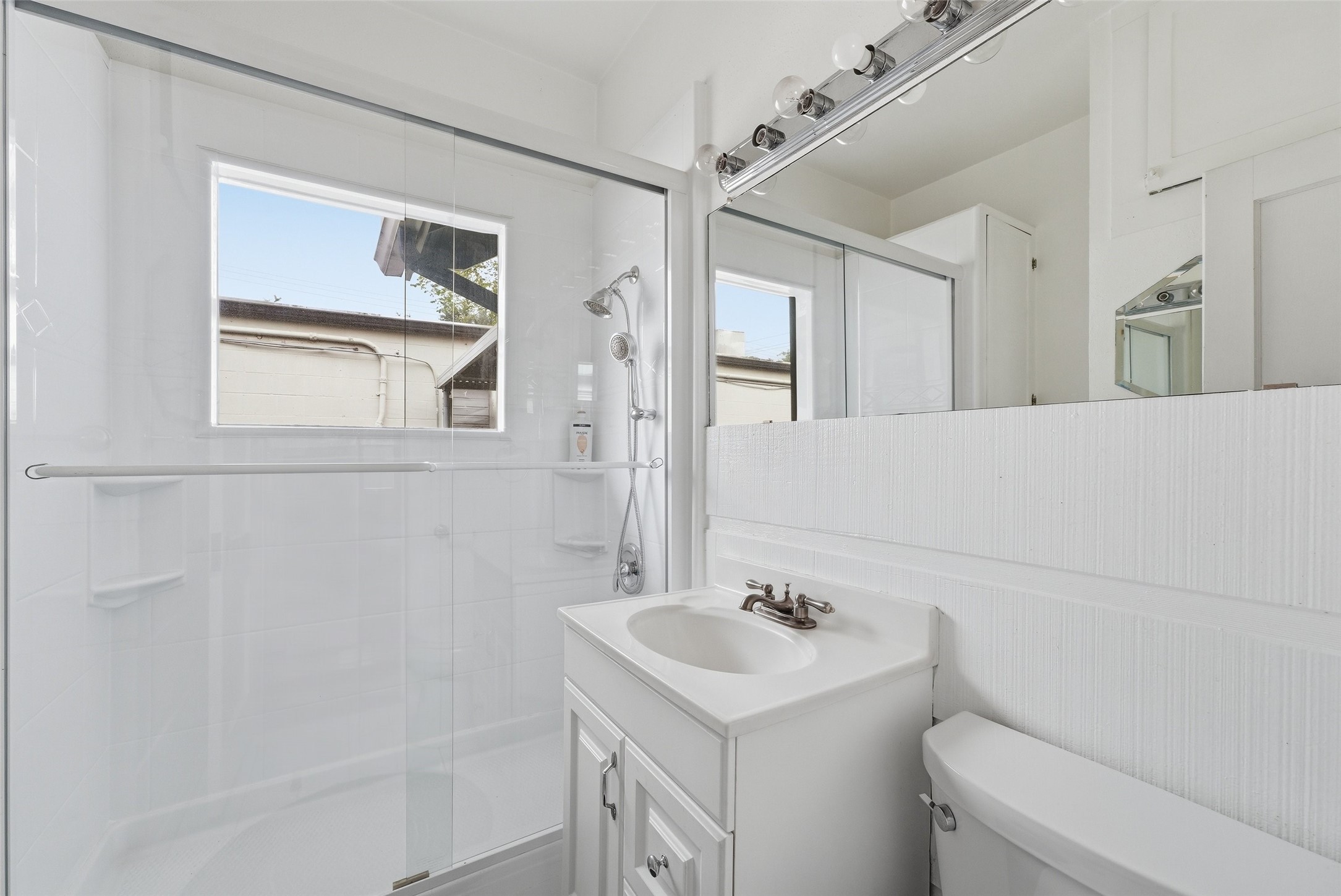 3211 Beauchamp Street Property Photo 11