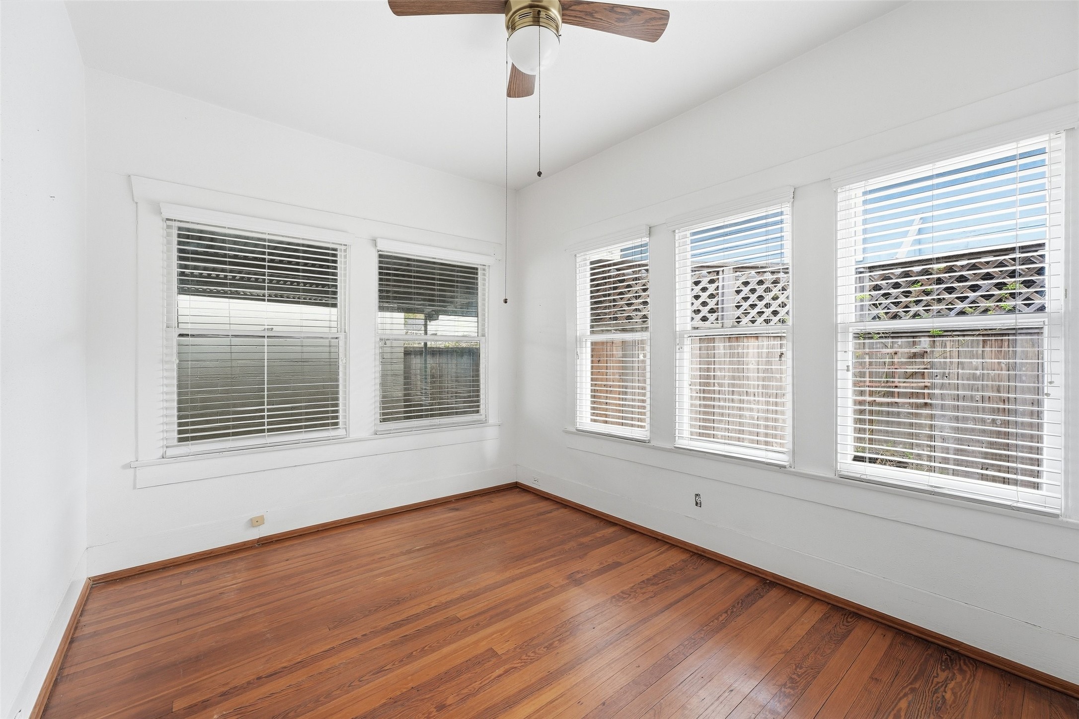3211 Beauchamp Street Property Photo 13