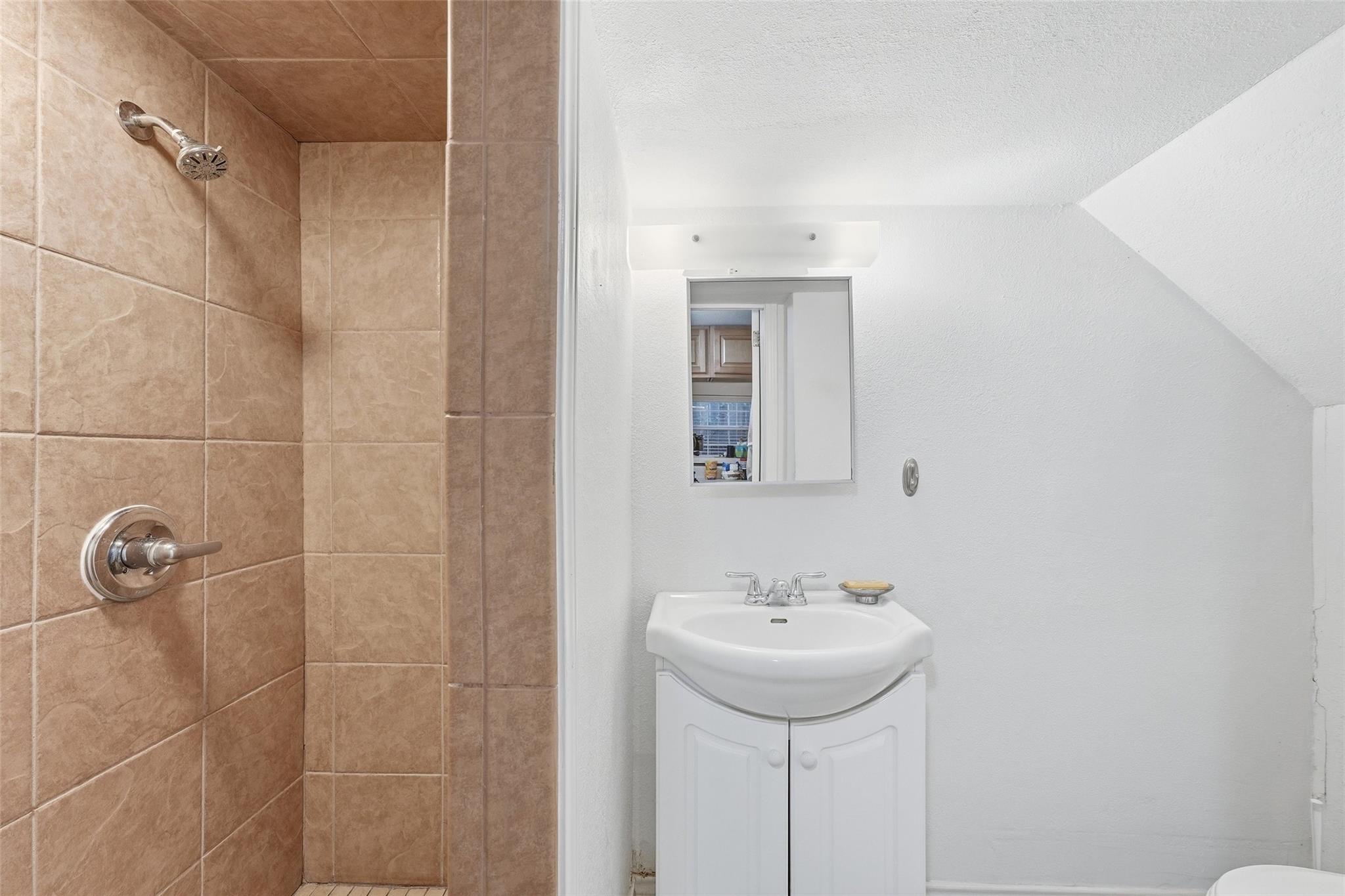 3211 Beauchamp Street, Houston Tx 77009 Property Photo 23