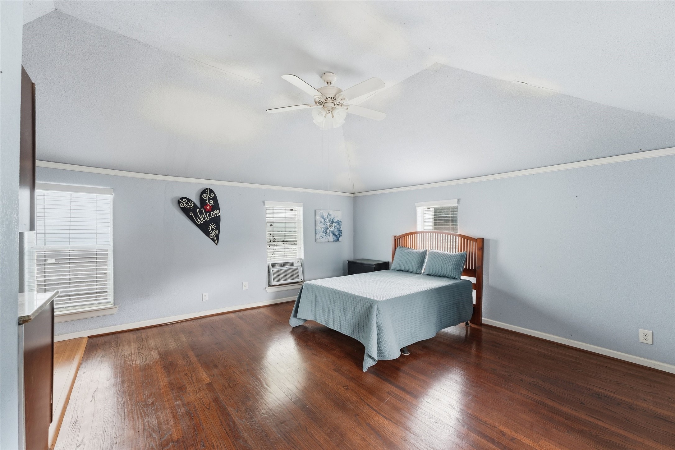 3211 Beauchamp Street Property Photo 25