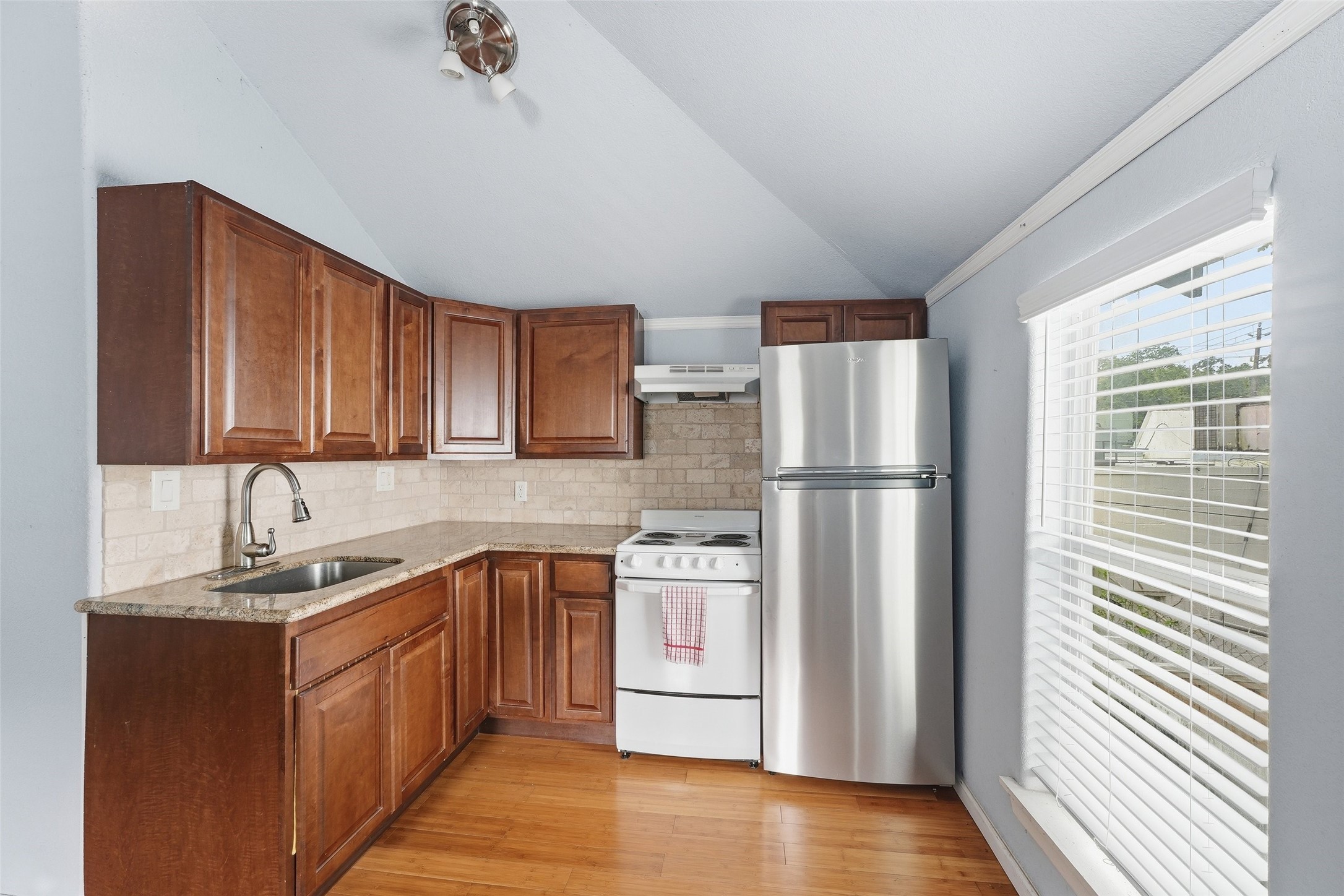 3211 Beauchamp Street Property Photo 26