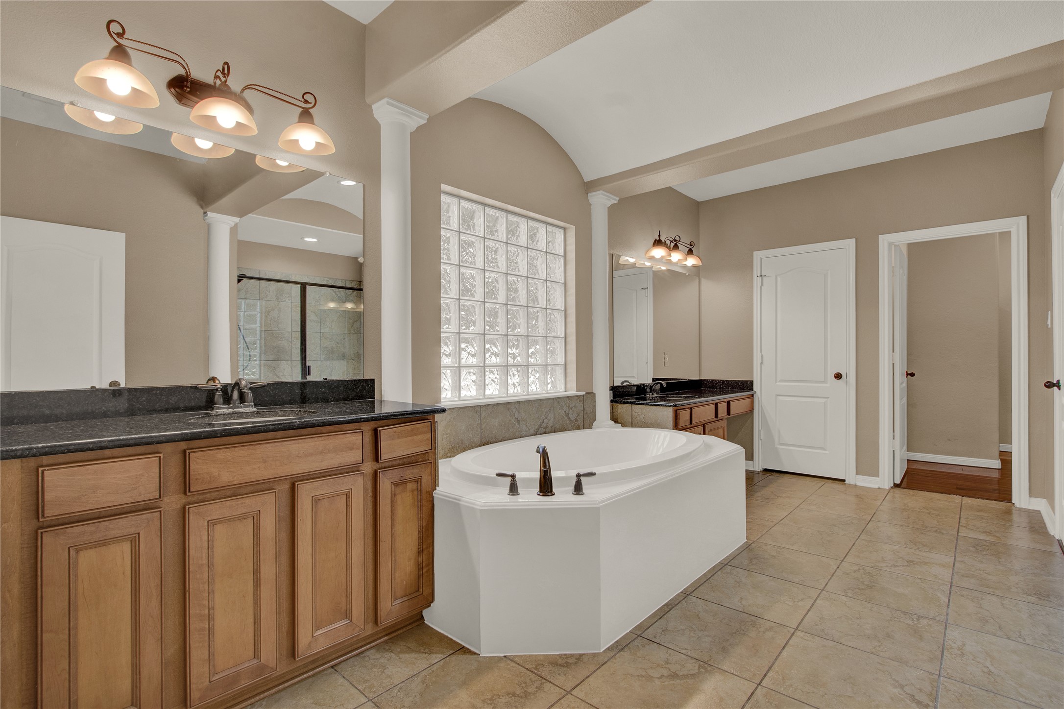 2102 Clearfield Springs Court Property Photo 16