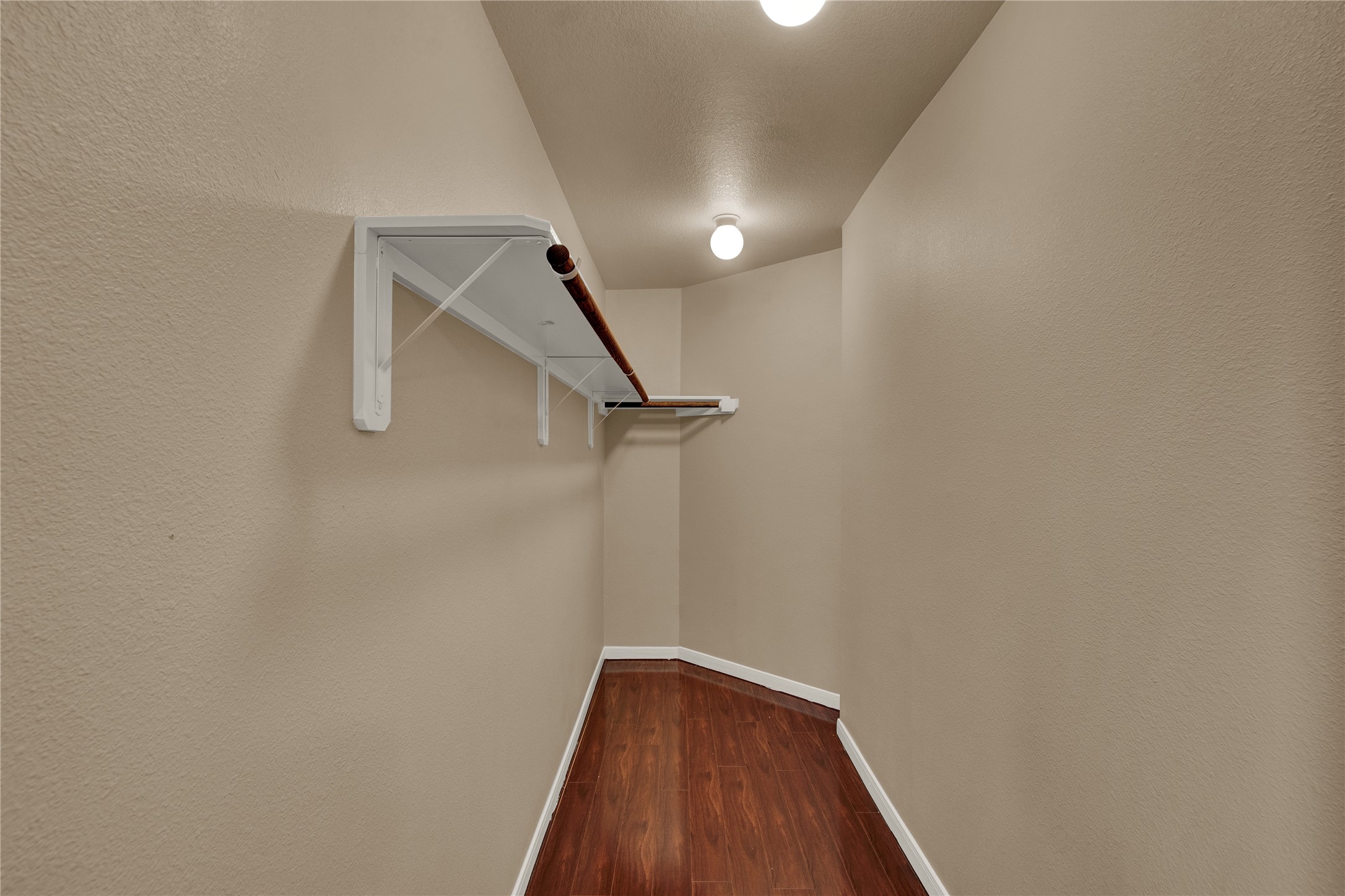2102 Clearfield Springs Court Property Photo 28
