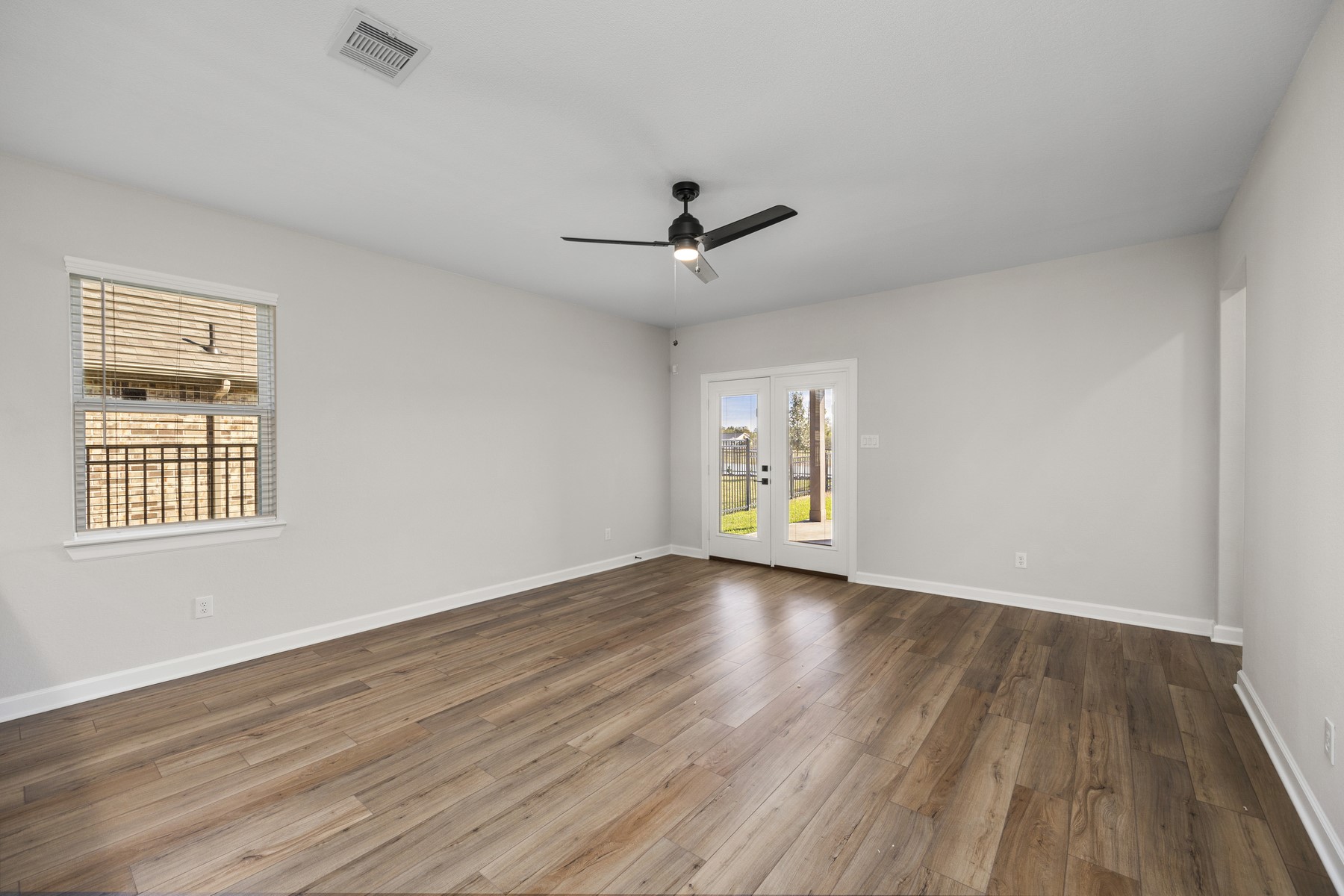 3052 Sorrento Hill Drive Property Photo 6