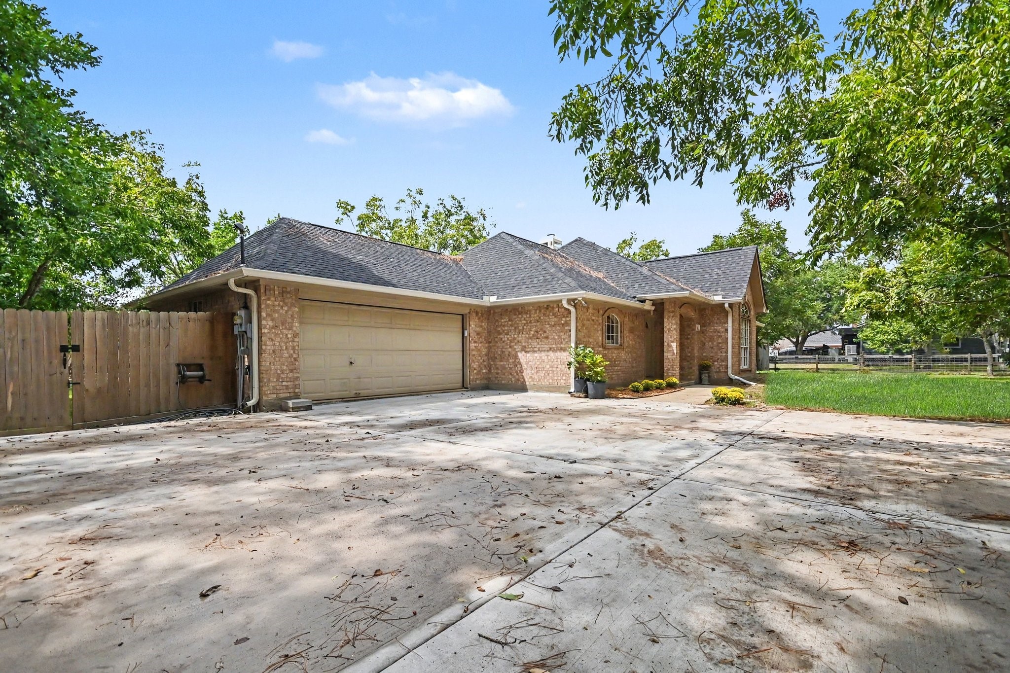 142 Happy Hollow Street Property Photo 4