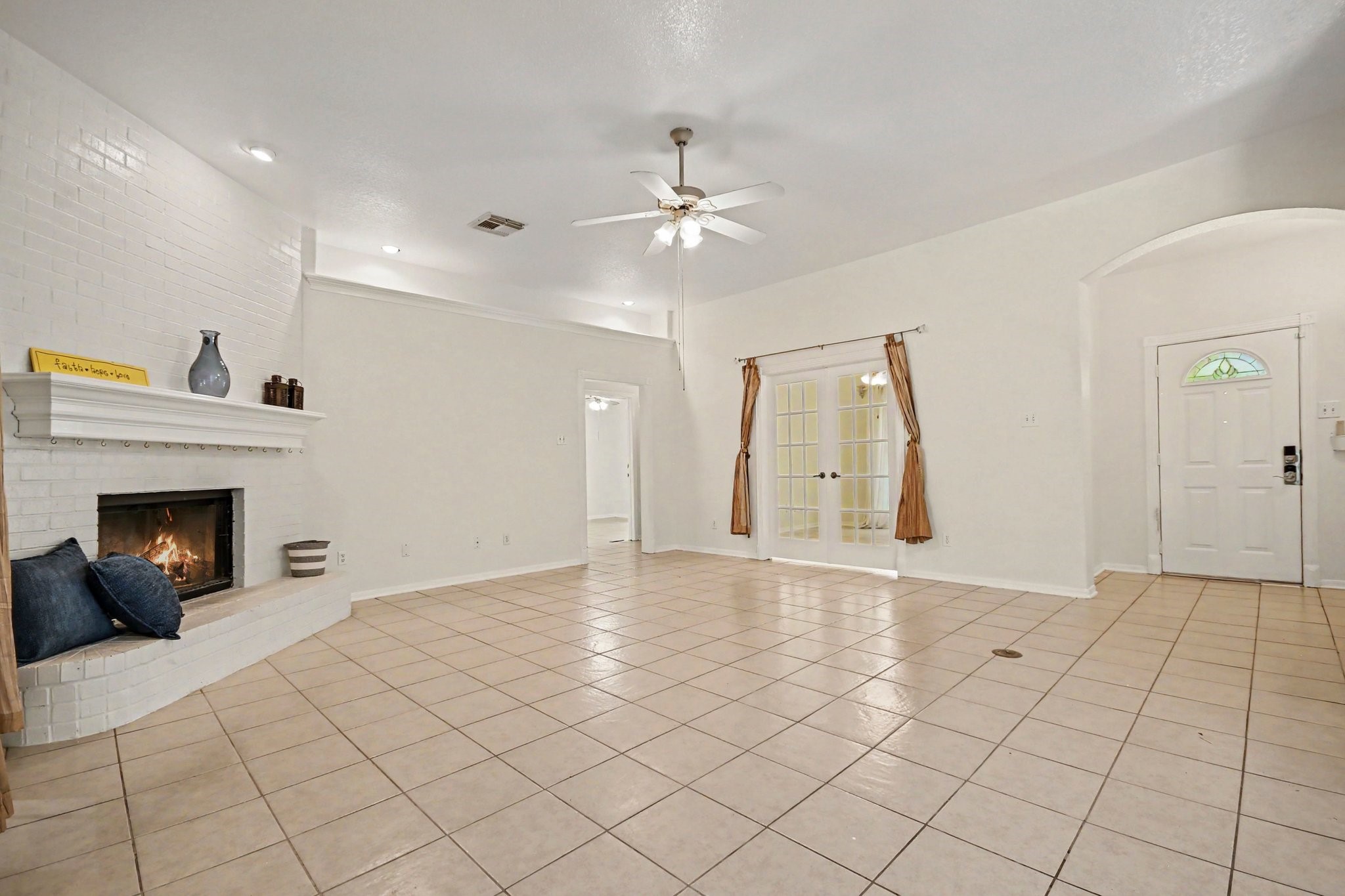 142 Happy Hollow Street Property Photo 7