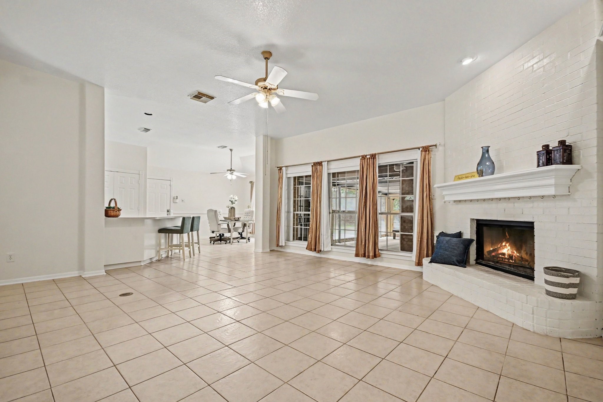 142 Happy Hollow Street Property Photo 8