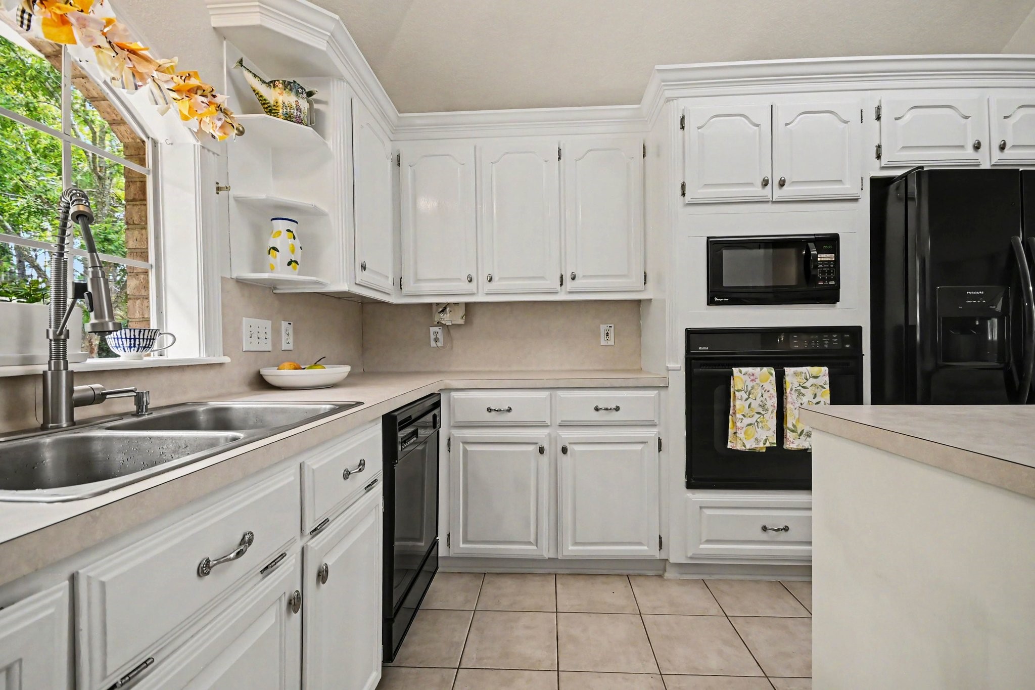 142 Happy Hollow Street Property Photo 11