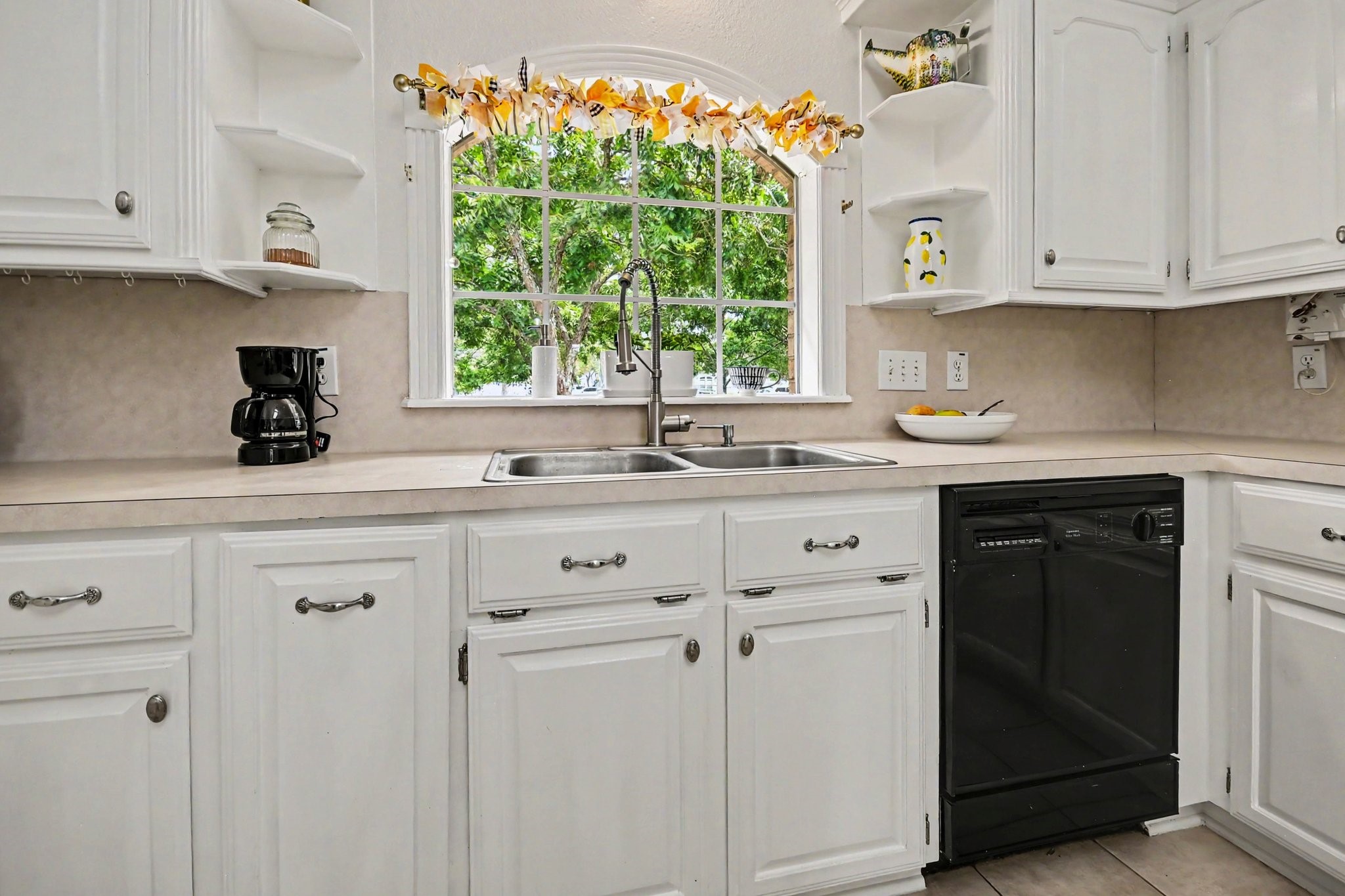 142 Happy Hollow Street Property Photo 12