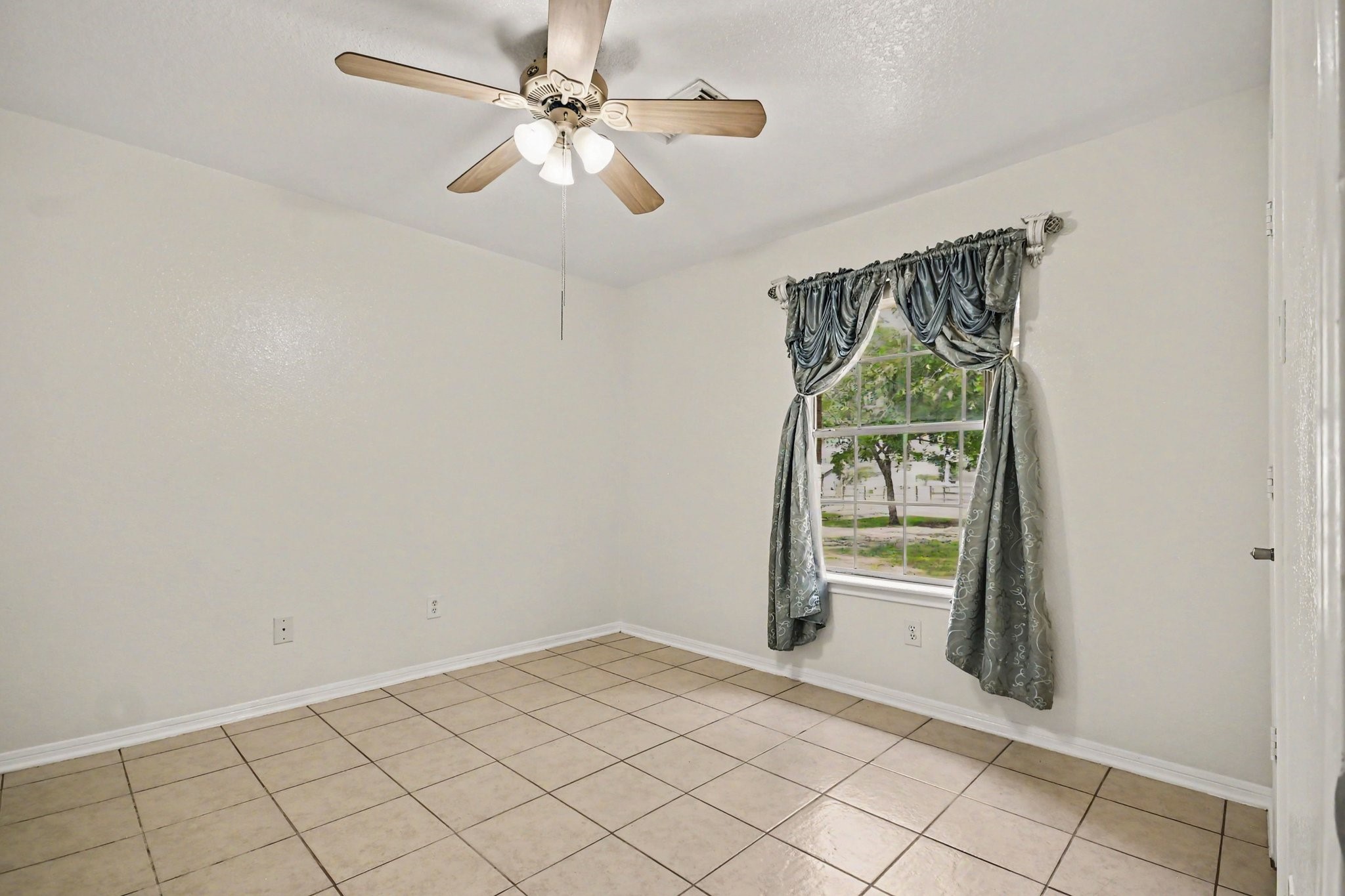 142 Happy Hollow Street Property Photo 17