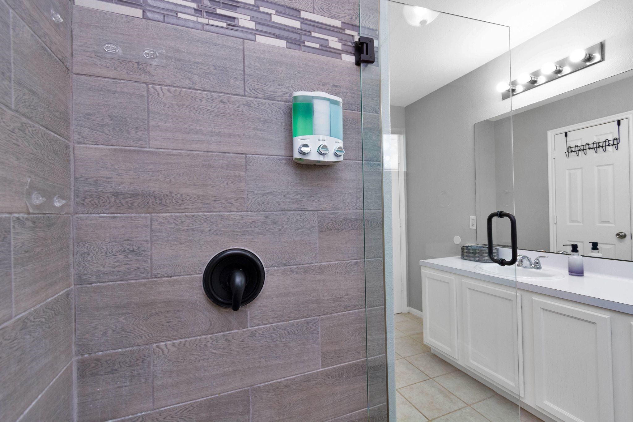 5822 Santa Bernadetta Property Photo 6