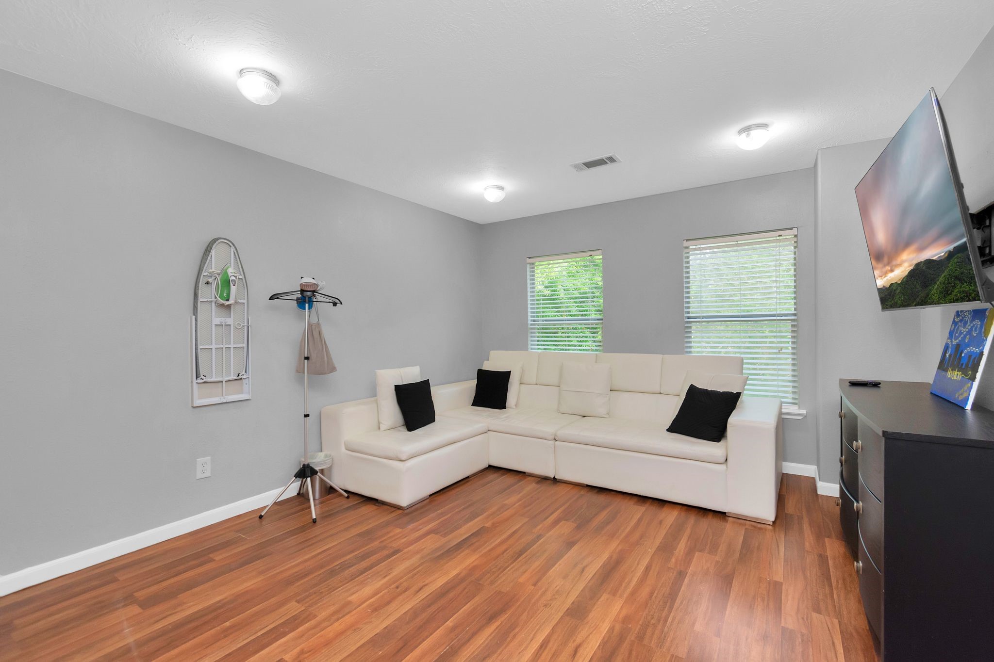 5822 Santa Bernadetta Property Photo 7