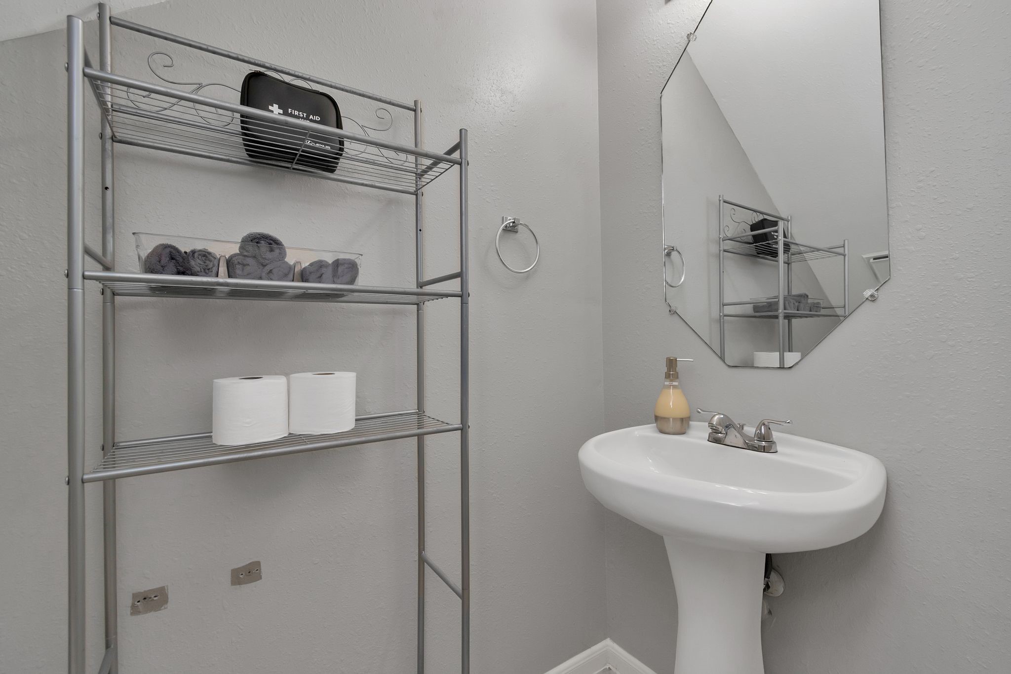 5822 Santa Bernadetta Property Photo 9