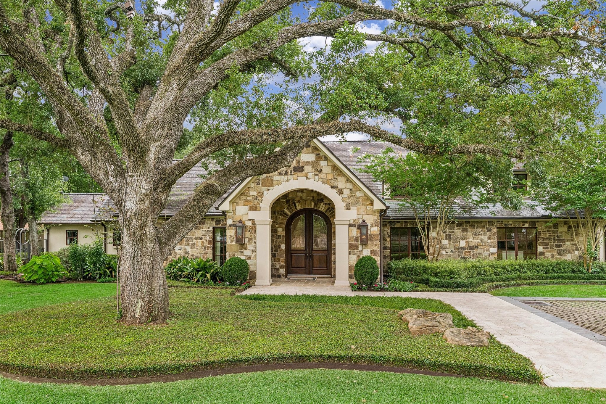 1 Gage Court Property Photo 2