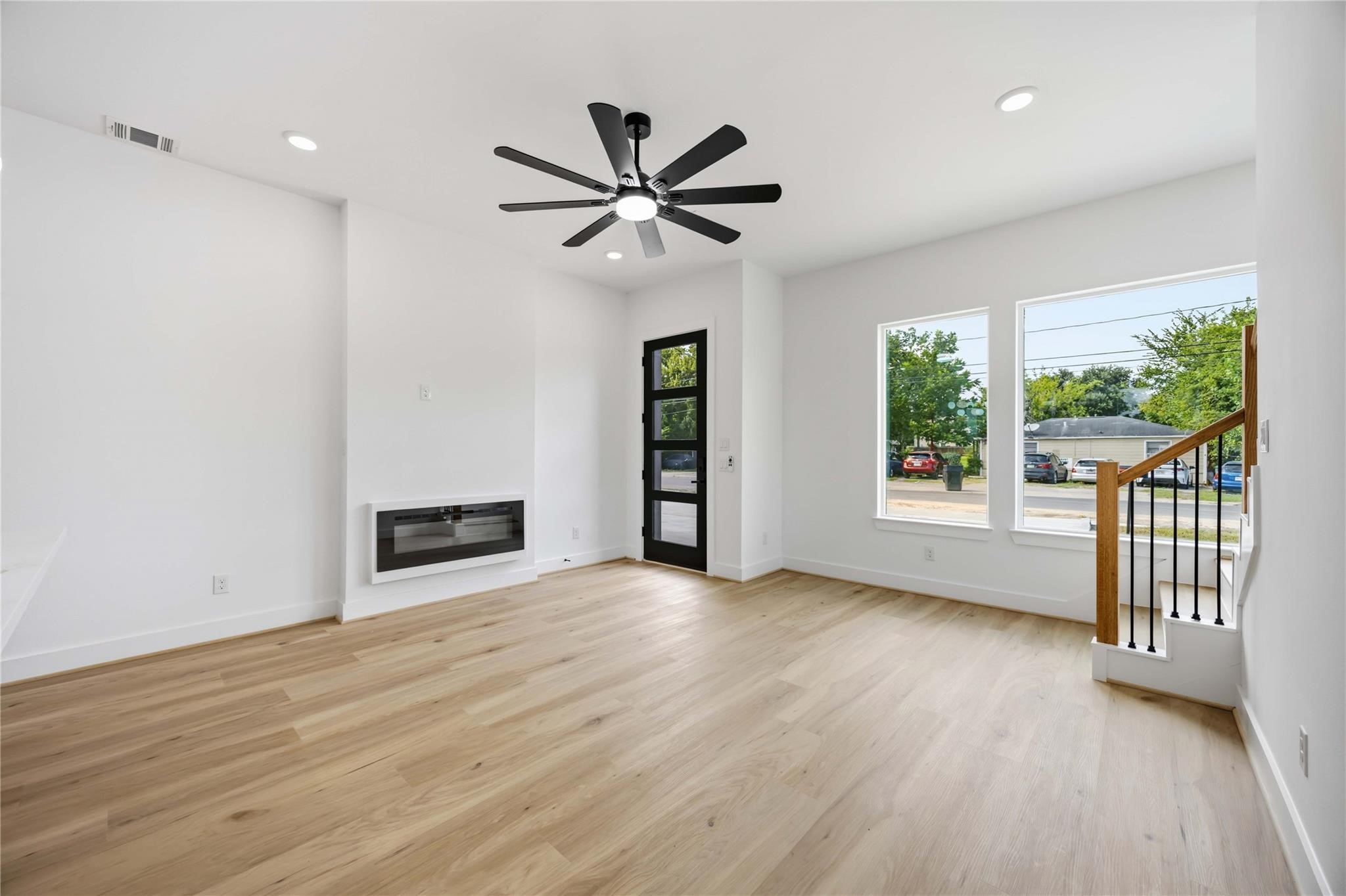 9102 Coffee Street B Property Photo 3