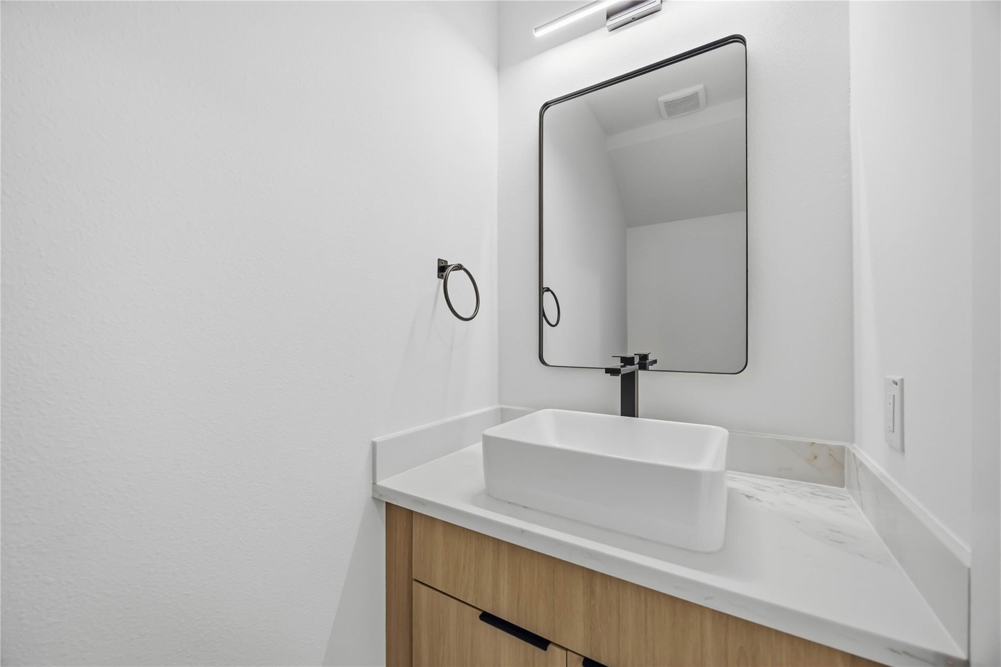 9102 Coffee Street B Property Photo 15