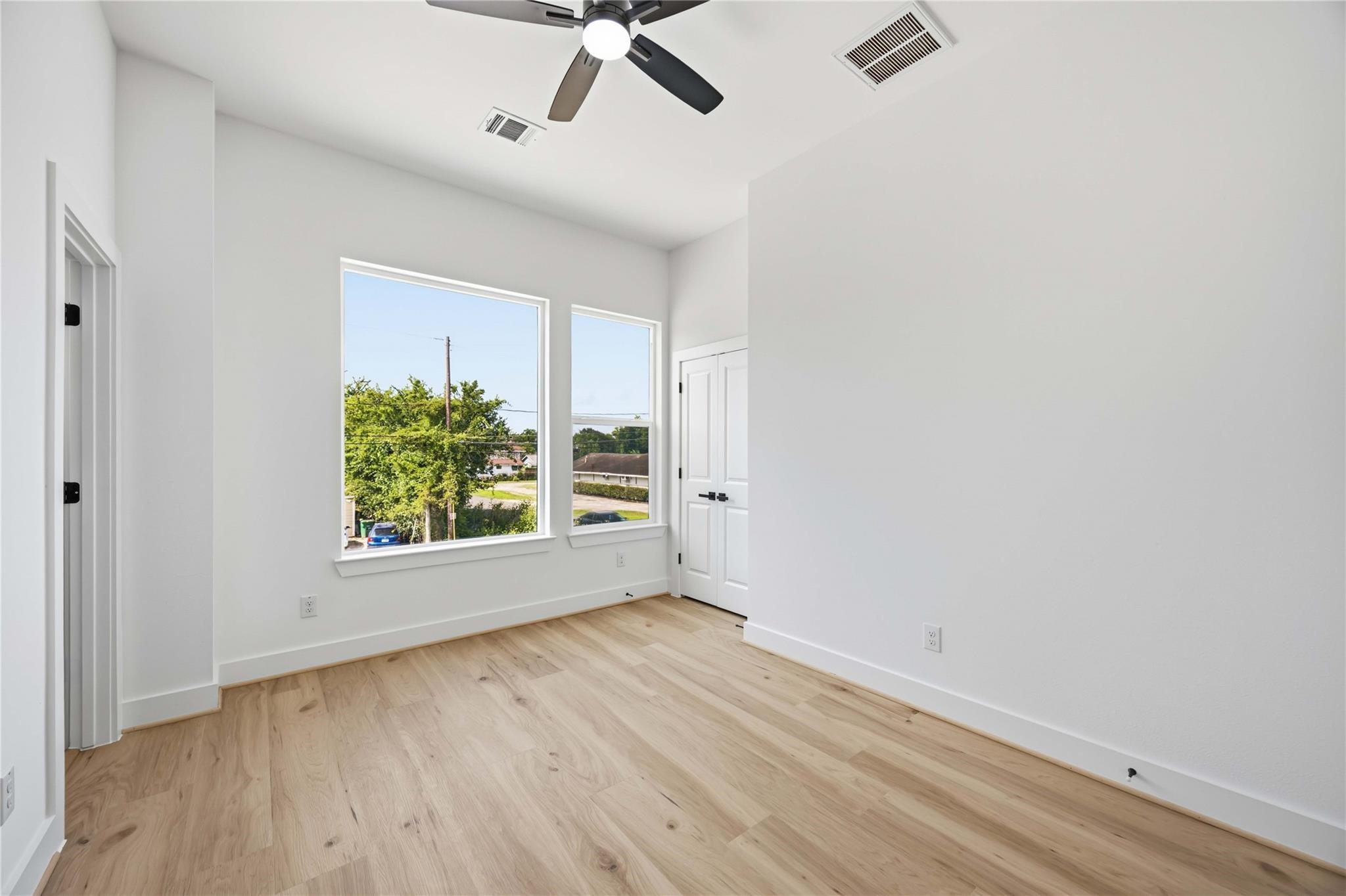 9102 Coffee Street B Property Photo 17