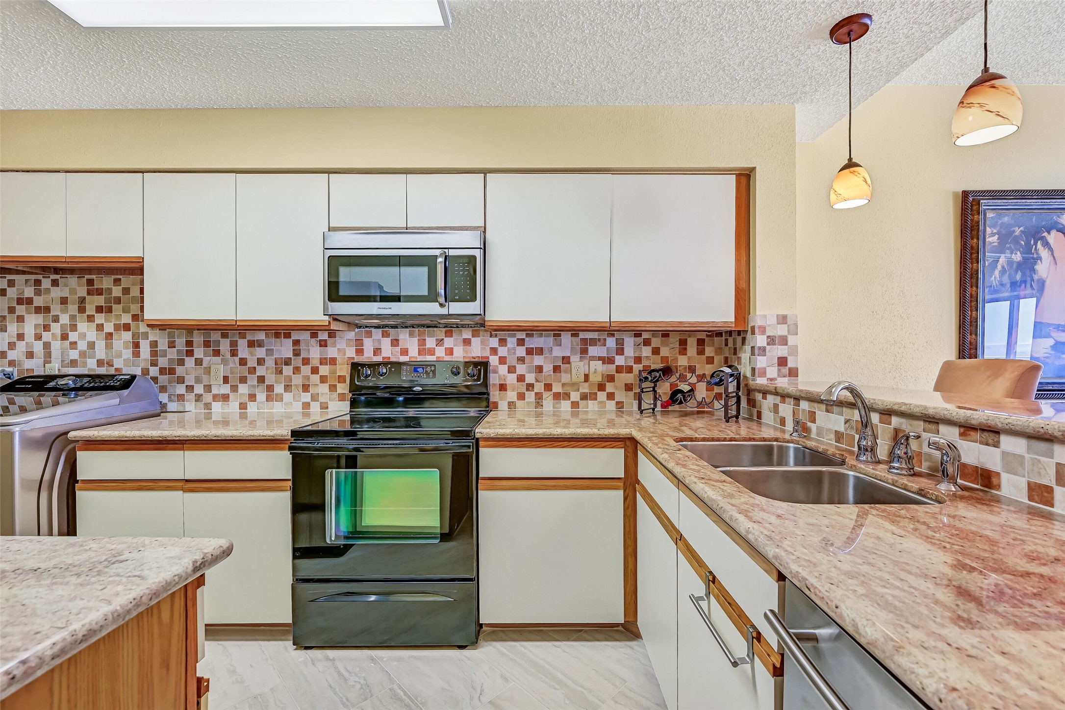 7700 Seawall Boulevard 402 Property Photo 11