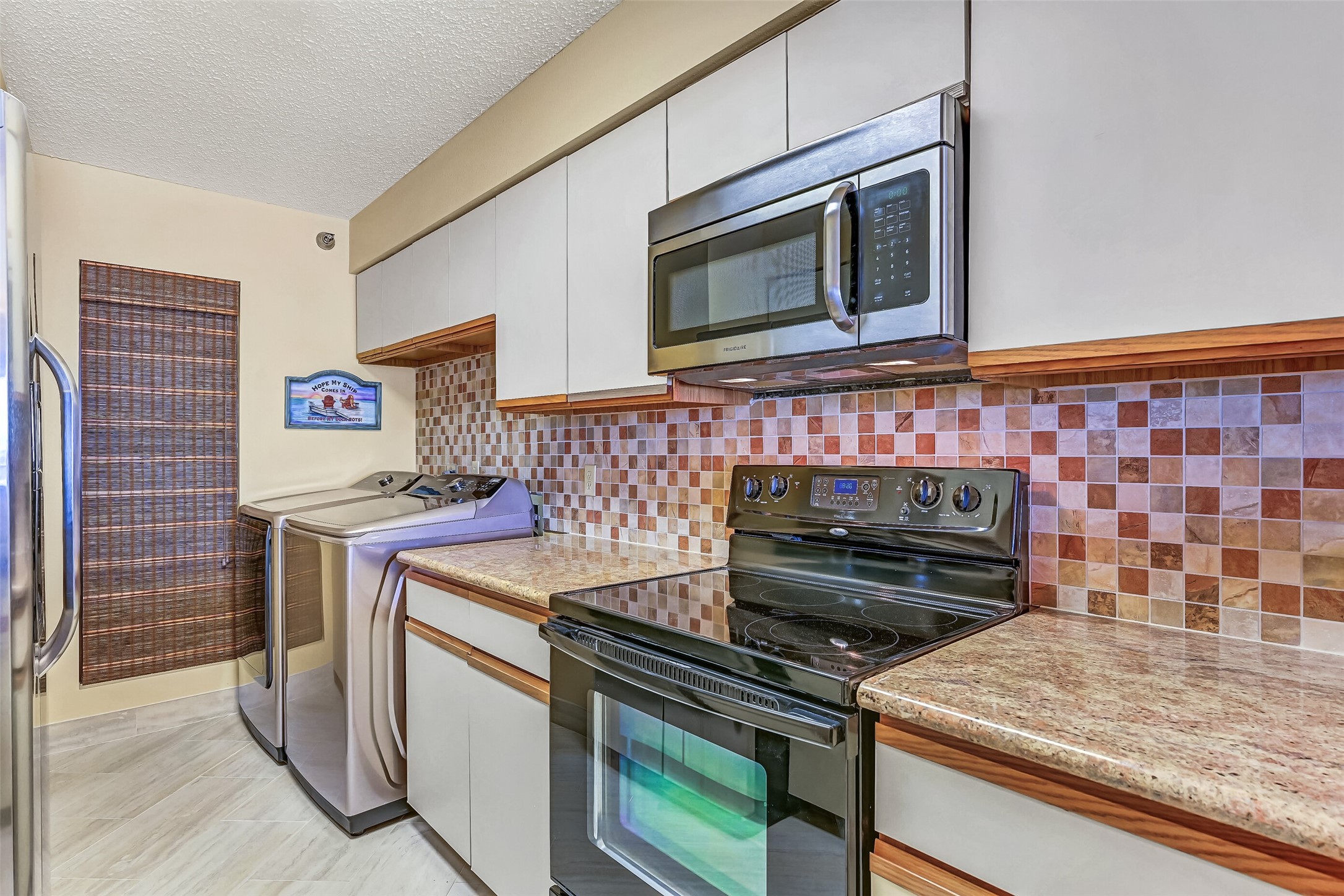 7700 Seawall Boulevard 402 Property Photo 14