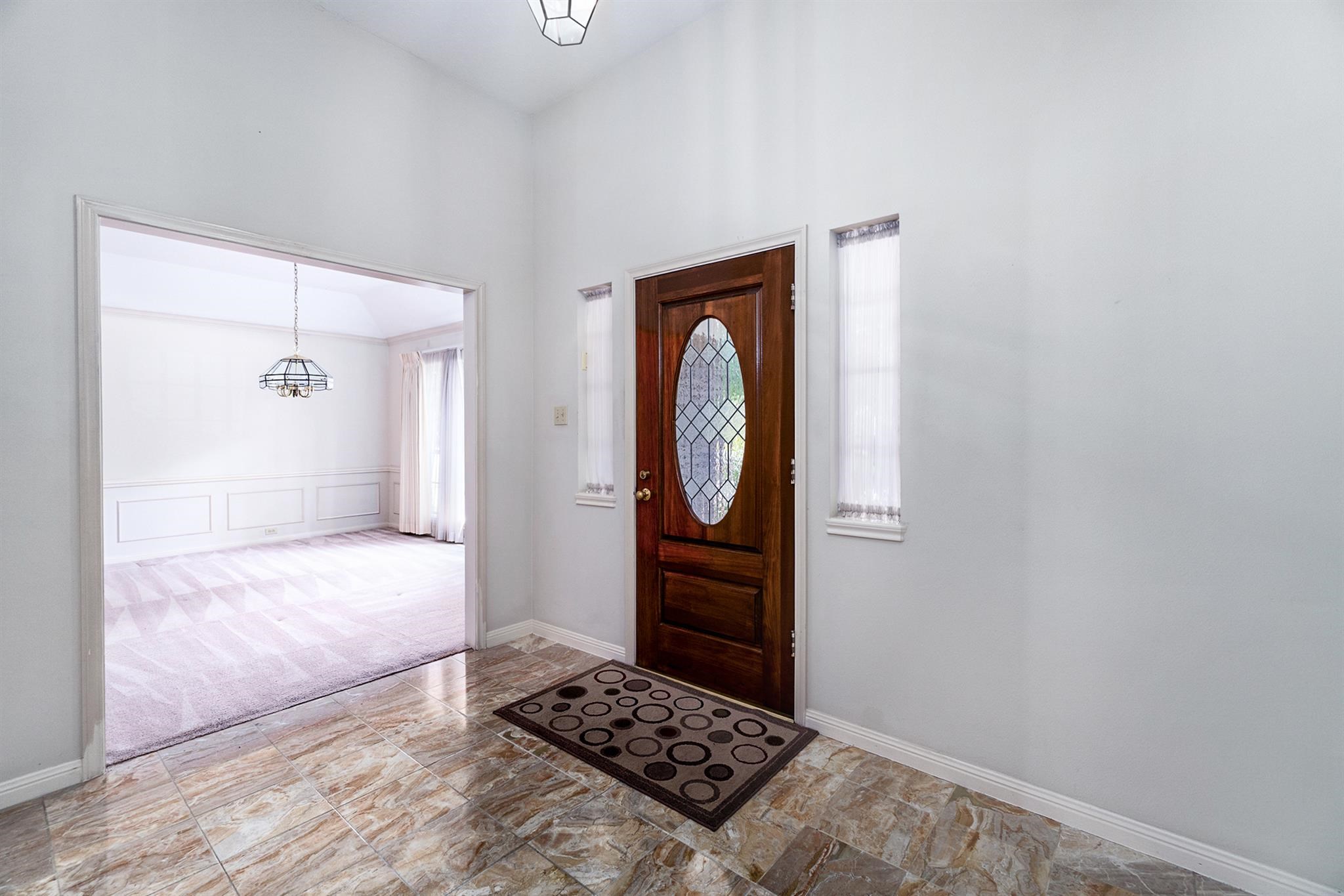 15406 Greenleaf Lane Property Photo 2