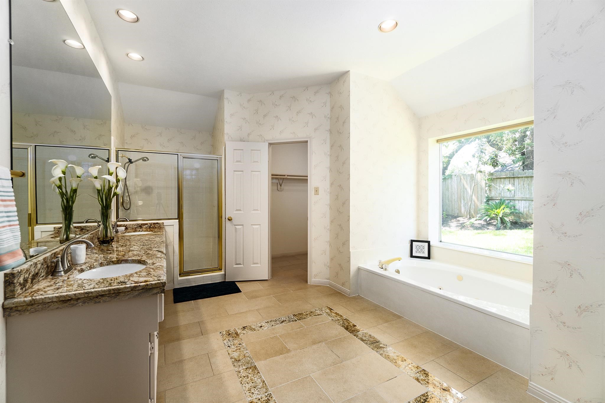 15406 Greenleaf Lane Property Photo 9