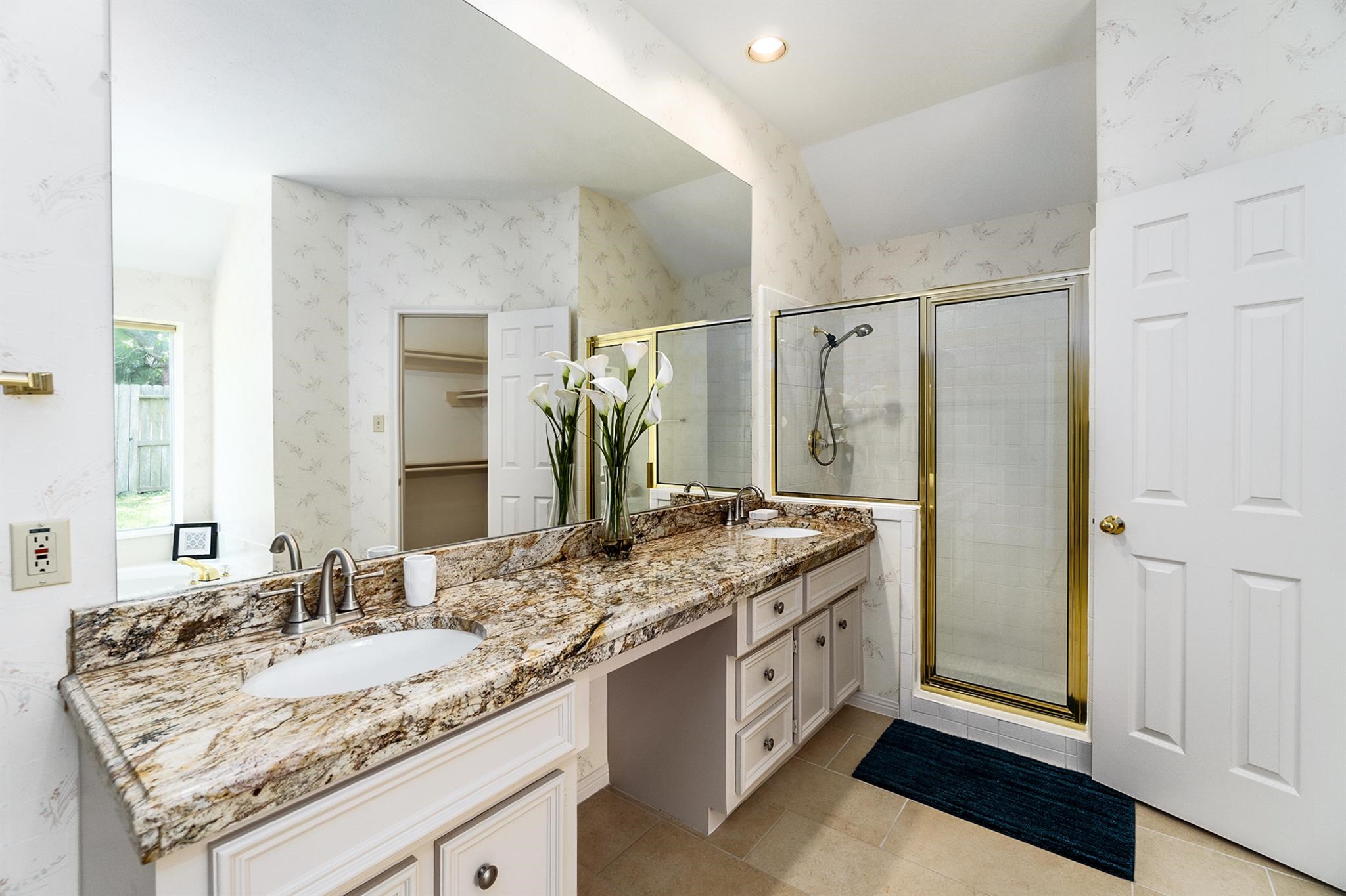 15406 Greenleaf Lane Property Photo 10
