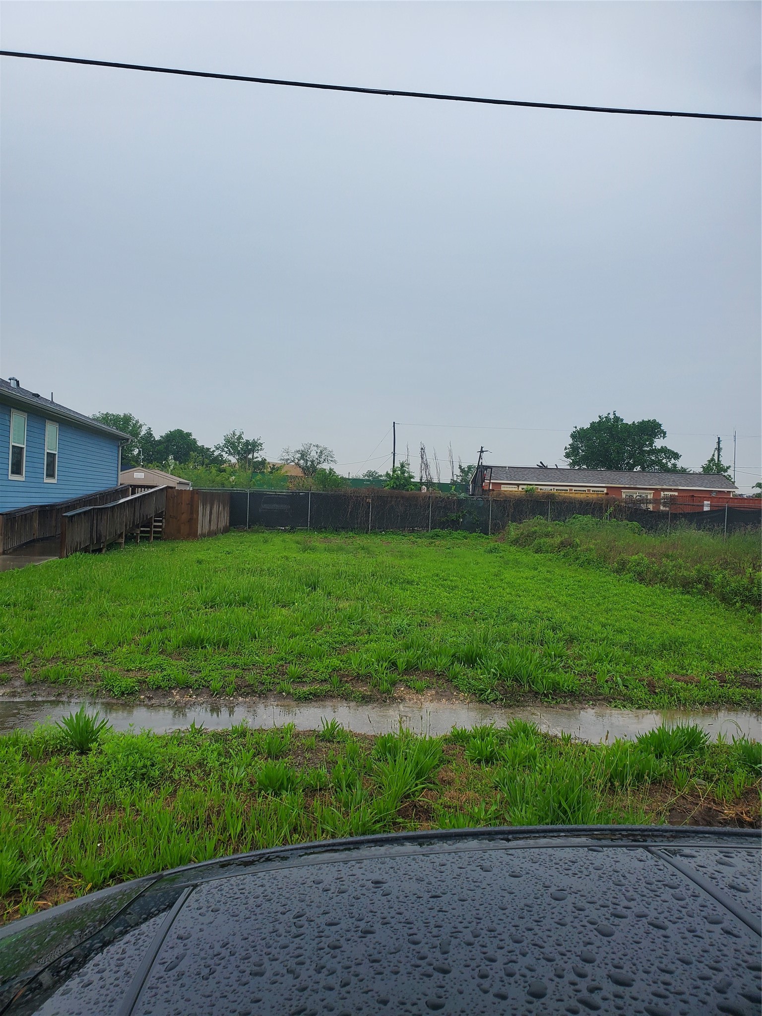 2710 Mills Street Property Photo 4