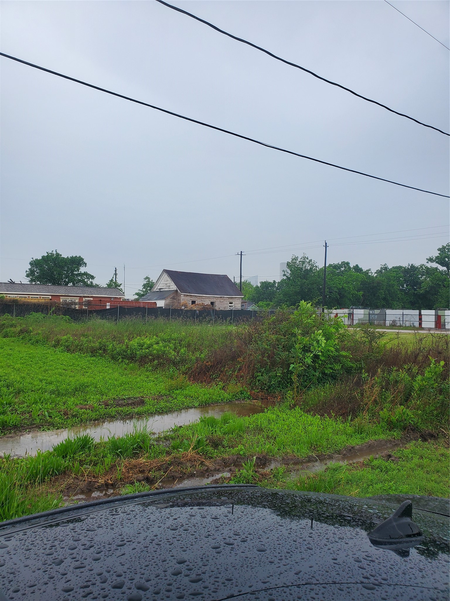 2710 Mills Street Property Photo 5