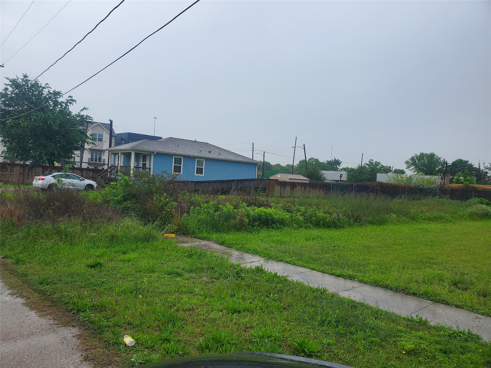 2710 Mills Street Property Photo 6