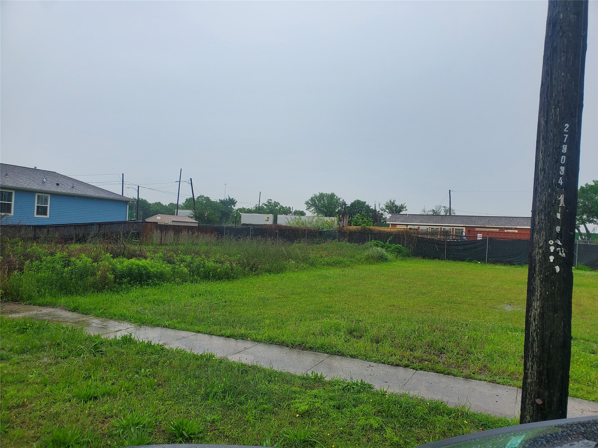 2710 Mills Street Property Photo 7