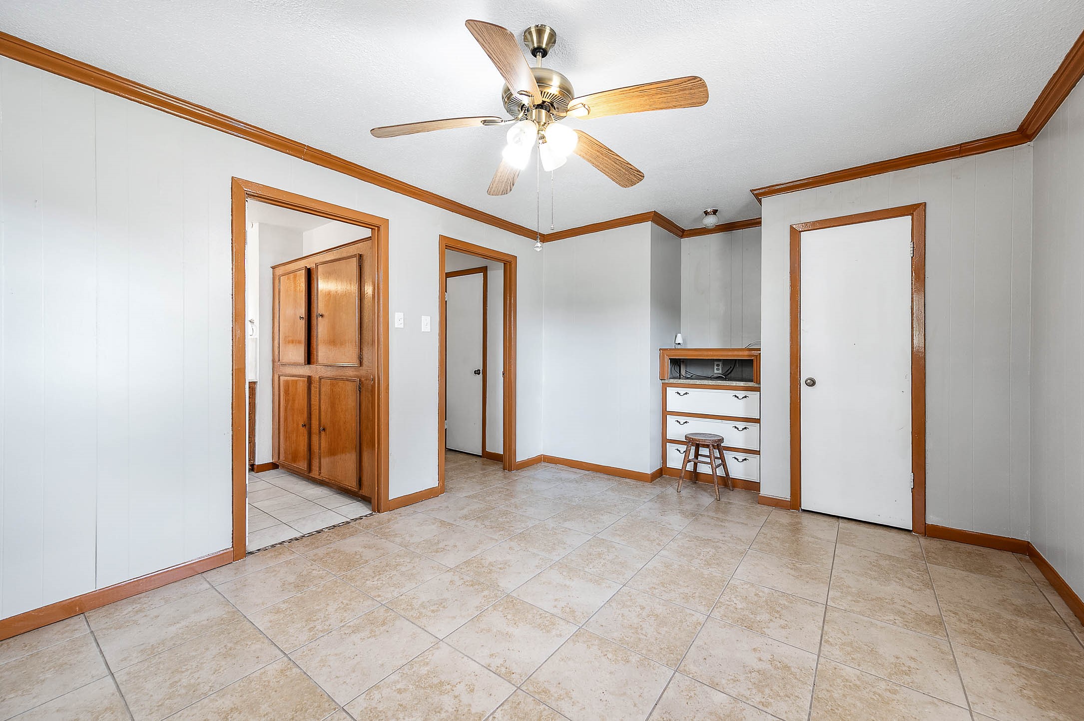 5813 Russell Lane Property Photo 14